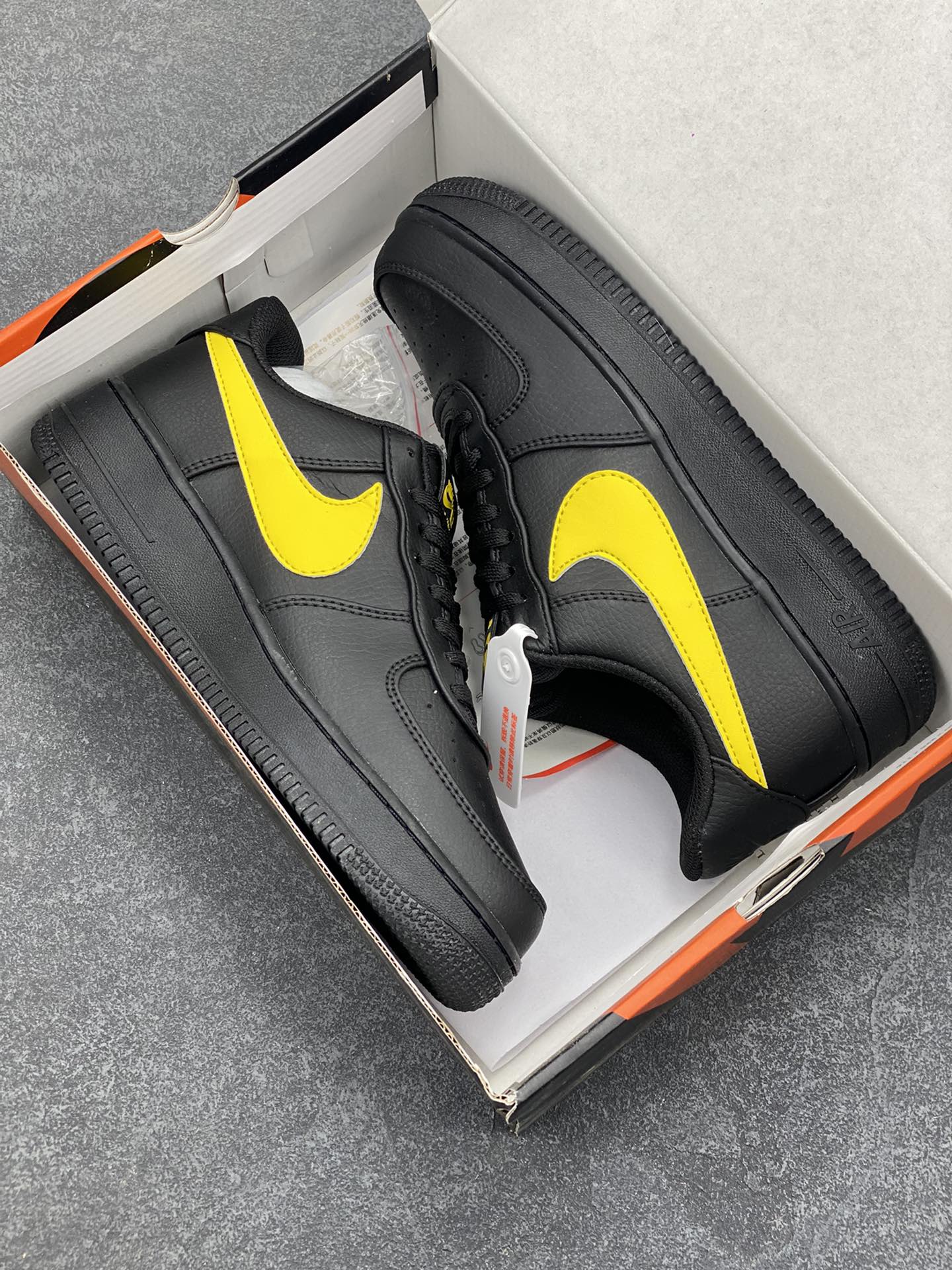 图片[9]-Nike Air Force 1 Low \’07 黑黄大勾 低帮空军一号休闲板鞋 定制皮料 原楦原纸板 纯正空军版型 高清洁度 内置全掌气垫 货号：CI9553-051 尺码：36 36.5 37.5 38 38.5 39 40 40.5 41 42 42.5 43 44 44.5 45-选品中心