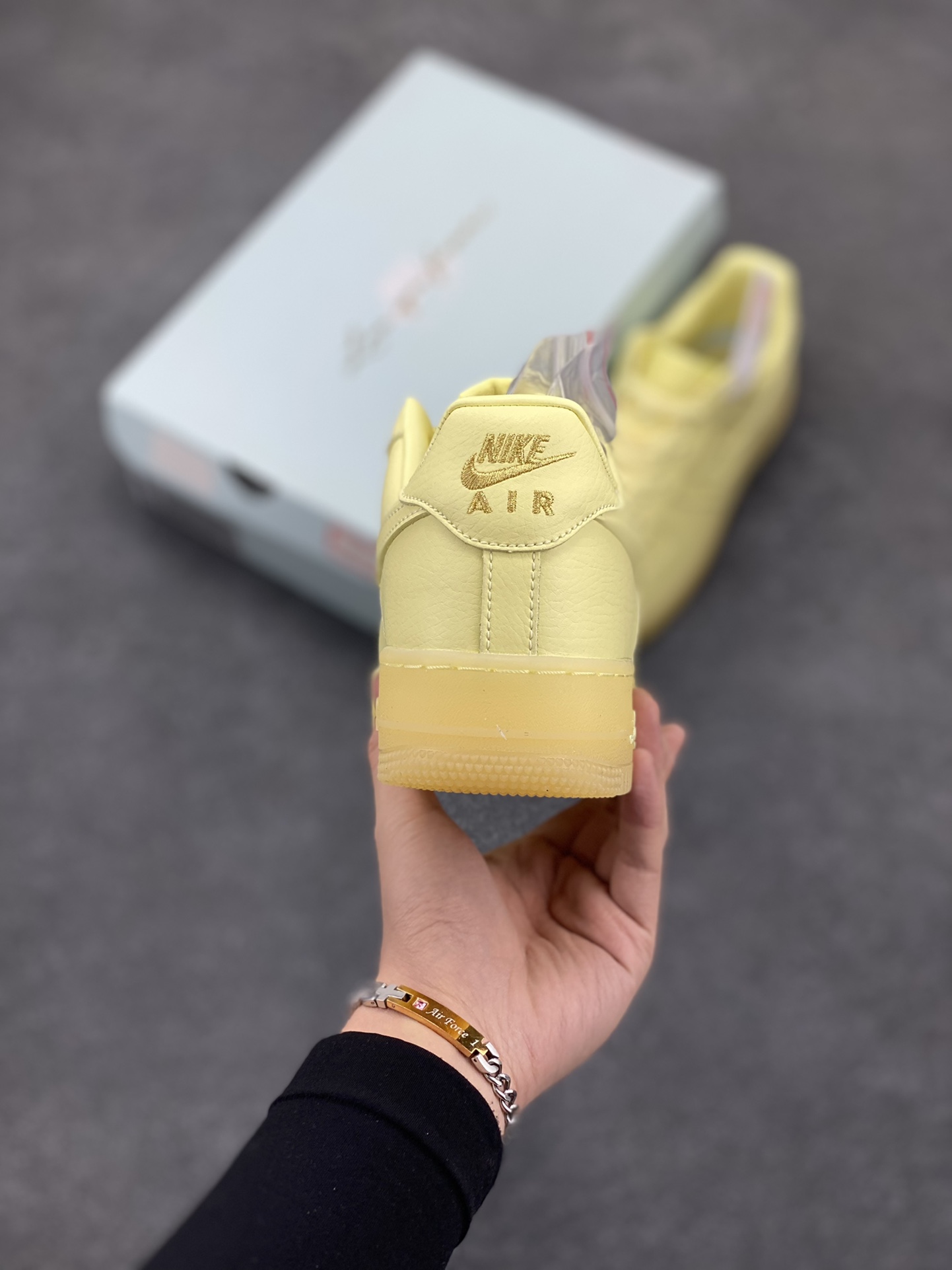 图片[4]-Nike Air Force 1 07 low空军一号 荔枝纹水晶 板鞋 原楦头原纸板 打造纯正空军版型#专注外贸渠道 全掌内置蜂窝气垫 #原盒配件 原厂中底钢印、拉帮完美 货号：CZ8065-800 尺码：36 36.5 37.5 38 38.5 39 40 40.5 41 42 42.5 43 44 44.5 45-选品中心