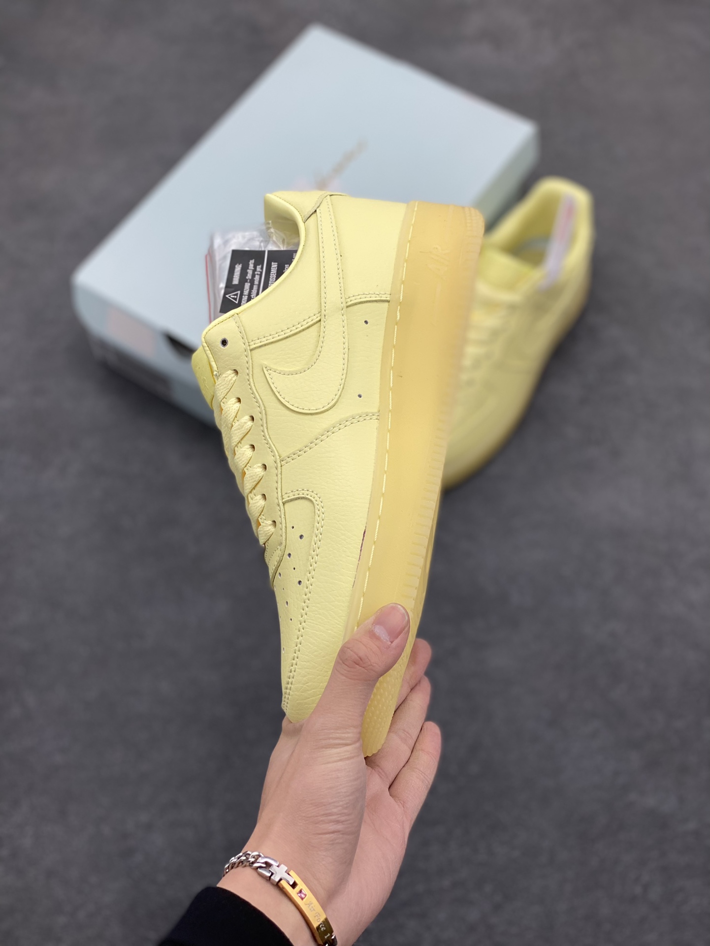 图片[3]-Nike Air Force 1 07 low空军一号 荔枝纹水晶 板鞋 原楦头原纸板 打造纯正空军版型#专注外贸渠道 全掌内置蜂窝气垫 #原盒配件 原厂中底钢印、拉帮完美 货号：CZ8065-800 尺码：36 36.5 37.5 38 38.5 39 40 40.5 41 42 42.5 43 44 44.5 45-选品中心