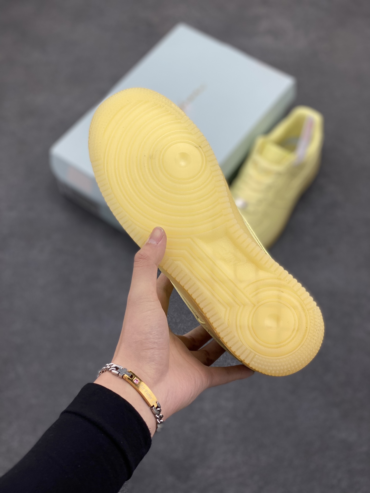 图片[5]-Nike Air Force 1 07 low空军一号 荔枝纹水晶 板鞋 原楦头原纸板 打造纯正空军版型#专注外贸渠道 全掌内置蜂窝气垫 #原盒配件 原厂中底钢印、拉帮完美 货号：CZ8065-800 尺码：36 36.5 37.5 38 38.5 39 40 40.5 41 42 42.5 43 44 44.5 45-选品中心
