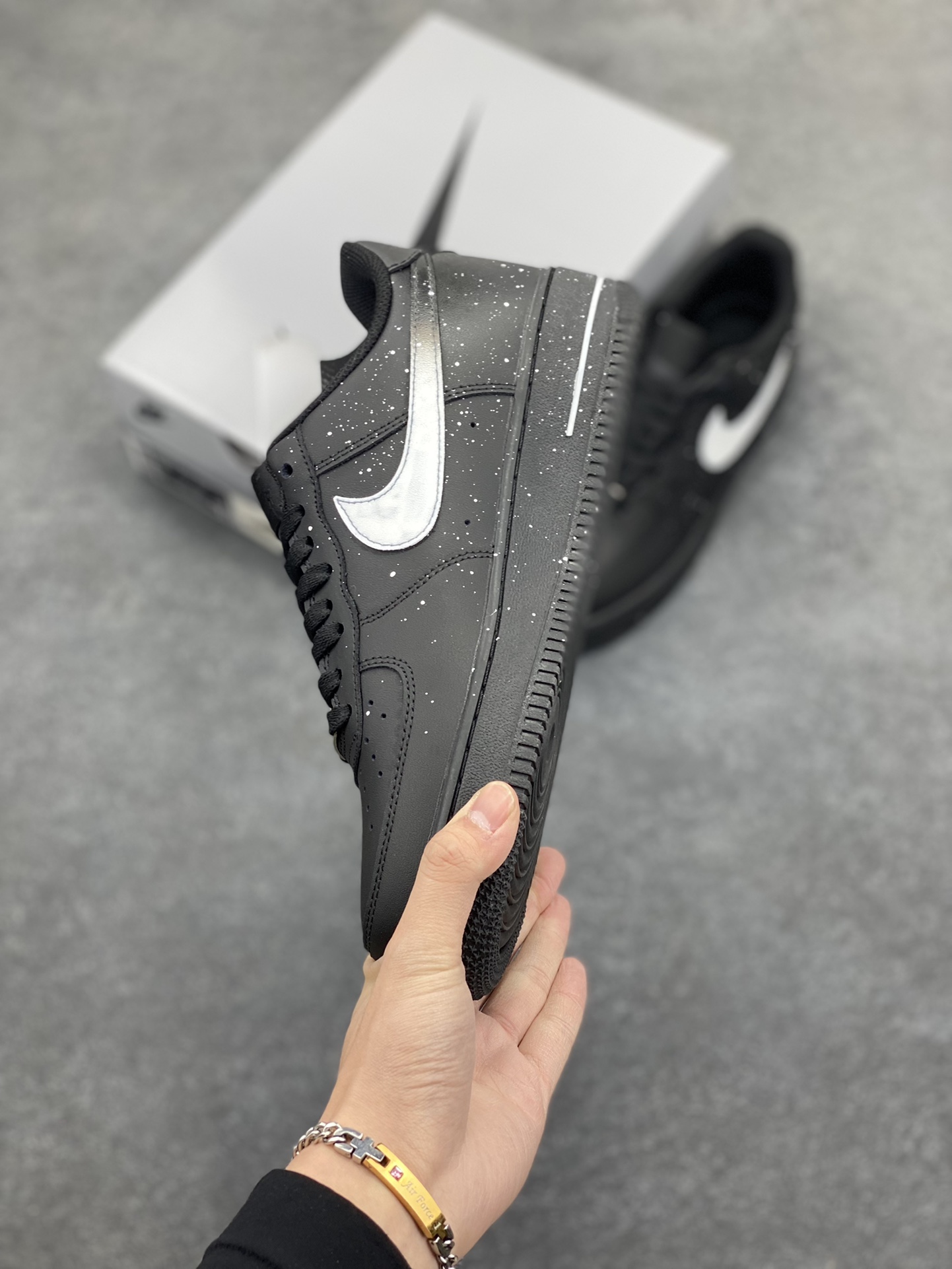 图片[3]-Nike Air Force 1 Low’07 黑泼墨 空军一号低帮休闲板鞋 定制皮料 原厂3D打印 定制鞋盒 原楦原纸板 纯正空军版型 内置全掌气垫 货号：ZH0316-046 尺码：36 36.5 37.5 38 38.5 39 40 40.5 41 42 42.5 43 44 44.5 45-选品中心