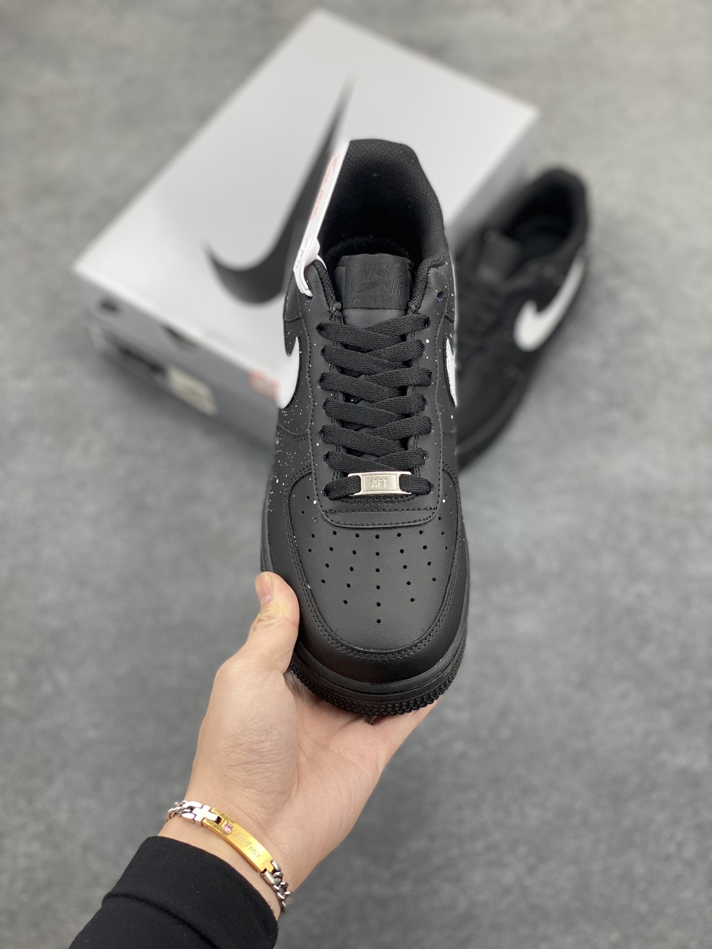 图片[2]-Nike Air Force 1 Low’07 黑泼墨 空军一号低帮休闲板鞋 定制皮料 原厂3D打印 定制鞋盒 原楦原纸板 纯正空军版型 内置全掌气垫 货号：ZH0316-046 尺码：36 36.5 37.5 38 38.5 39 40 40.5 41 42 42.5 43 44 44.5 45-选品中心