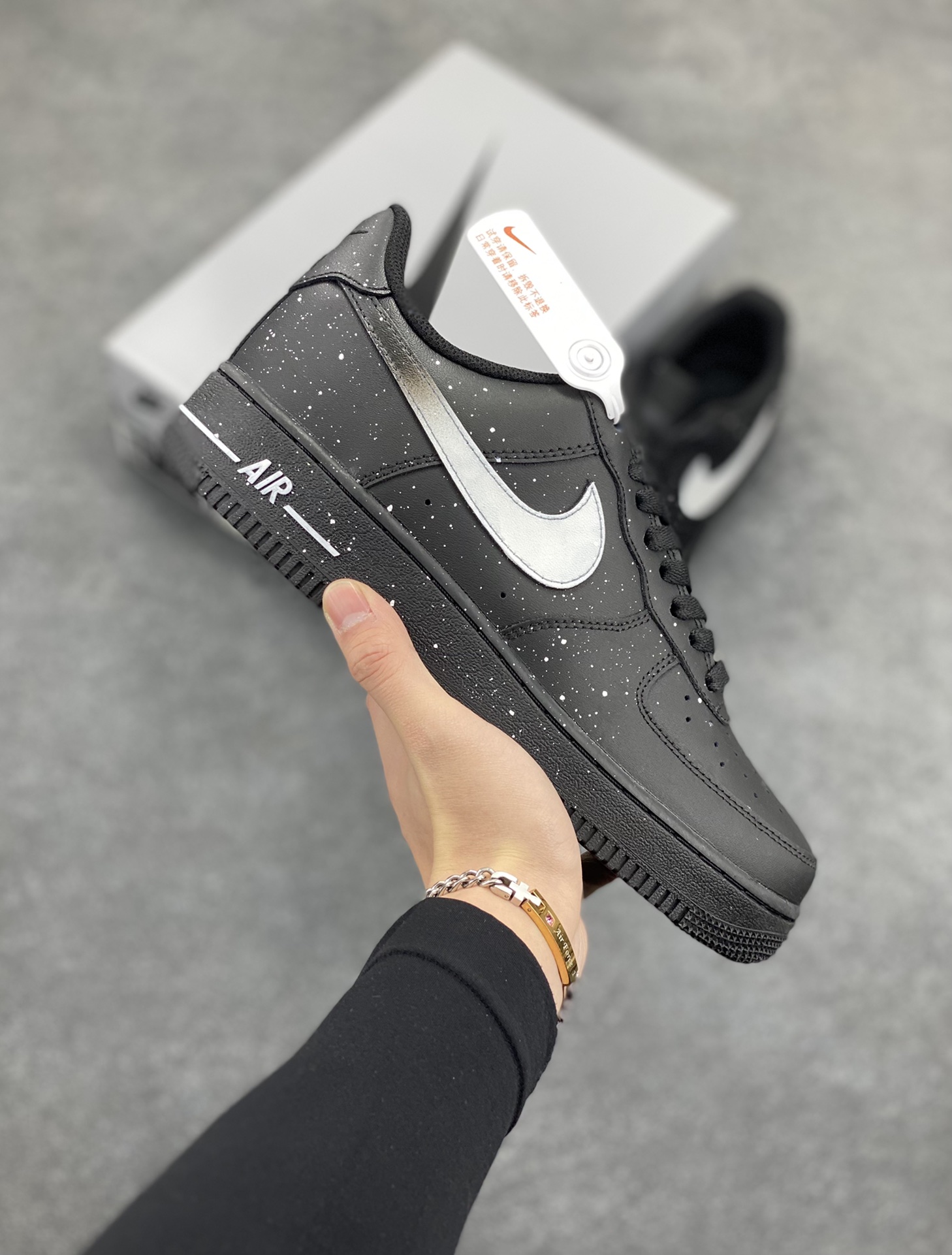 Nike Air Force 1 Low’07 黑泼墨 空军一号低帮休闲板鞋 定制皮料 原厂3D打印 定制鞋盒 原楦原纸板 纯正空军版型 内置全掌气垫 货号：ZH0316-046 尺码：36 36.5 37.5 38 38.5 39 40 40.5 41 42 42.5 43 44 44.5 45-选品中心