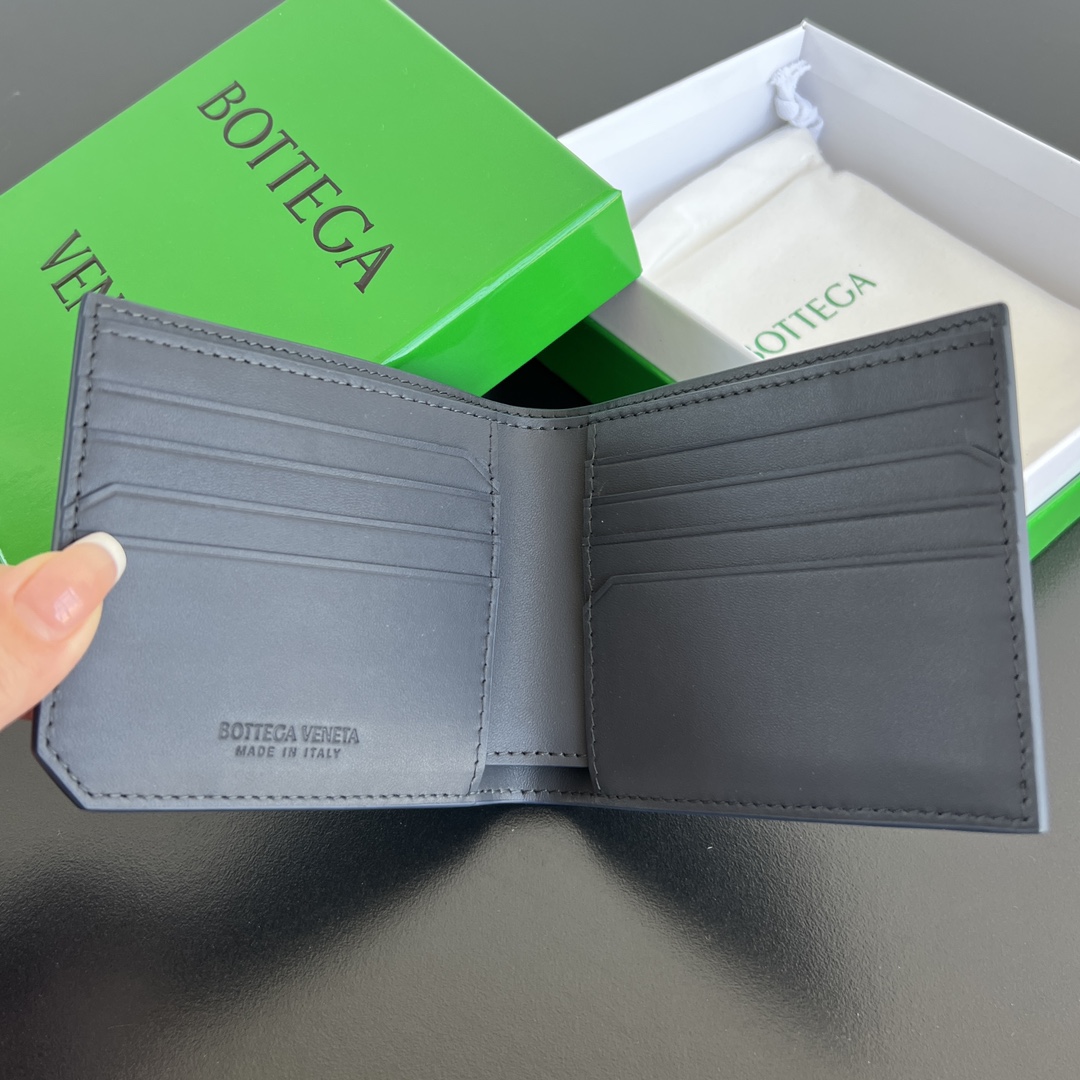 BV新款796966编织Piccolo Bi-Fold双折钱包 细编织设计 时髦与经典并存 经典小牛皮手