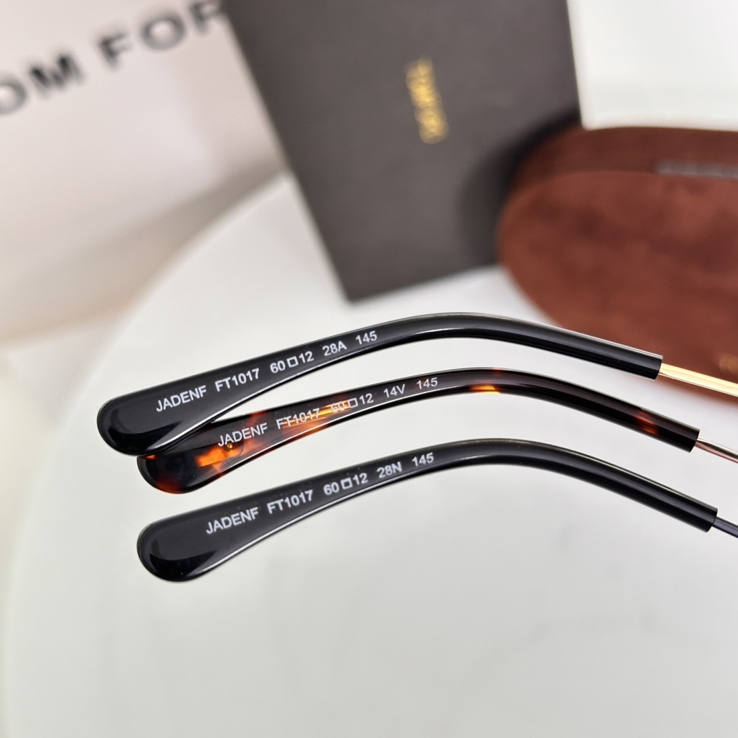‼️ 细节图 TOM FOR*官网原版一比一
FT1017，SIZE60口12-145
新款刚刚到货，这