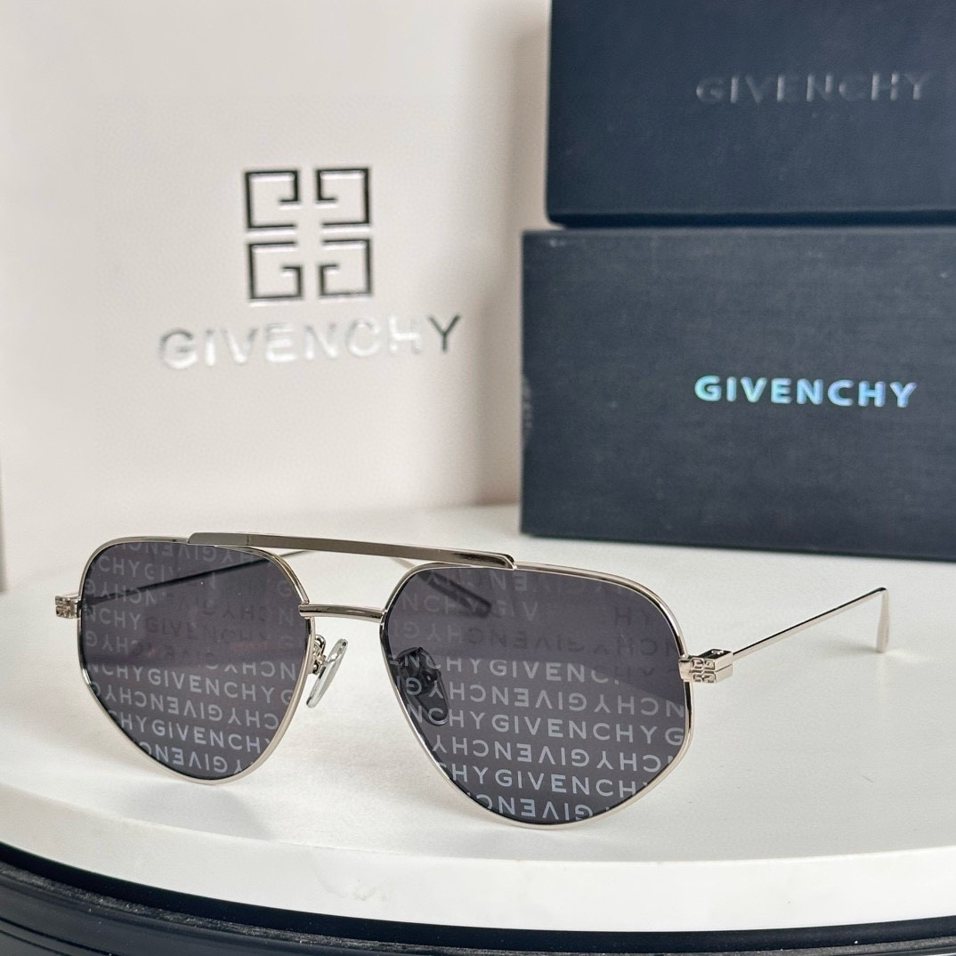 ‼️Givench*纪梵希限定系列~经典方形镜框
ModelGV40058U
Size58口15-145