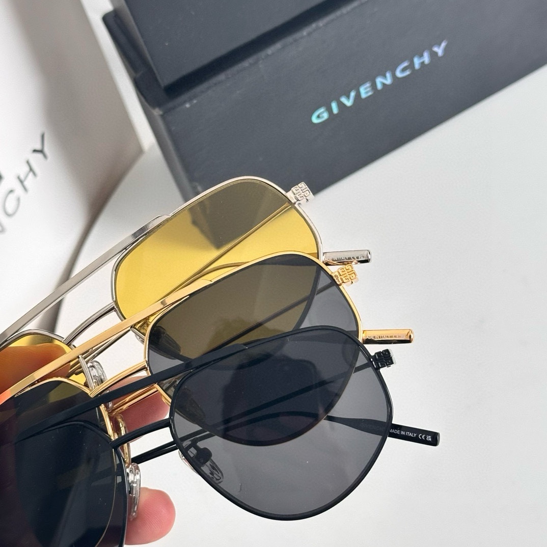 ‼️ 细节图 Givench*纪梵希限定系列~经典方形镜框
ModelGV40058U
Size58口1