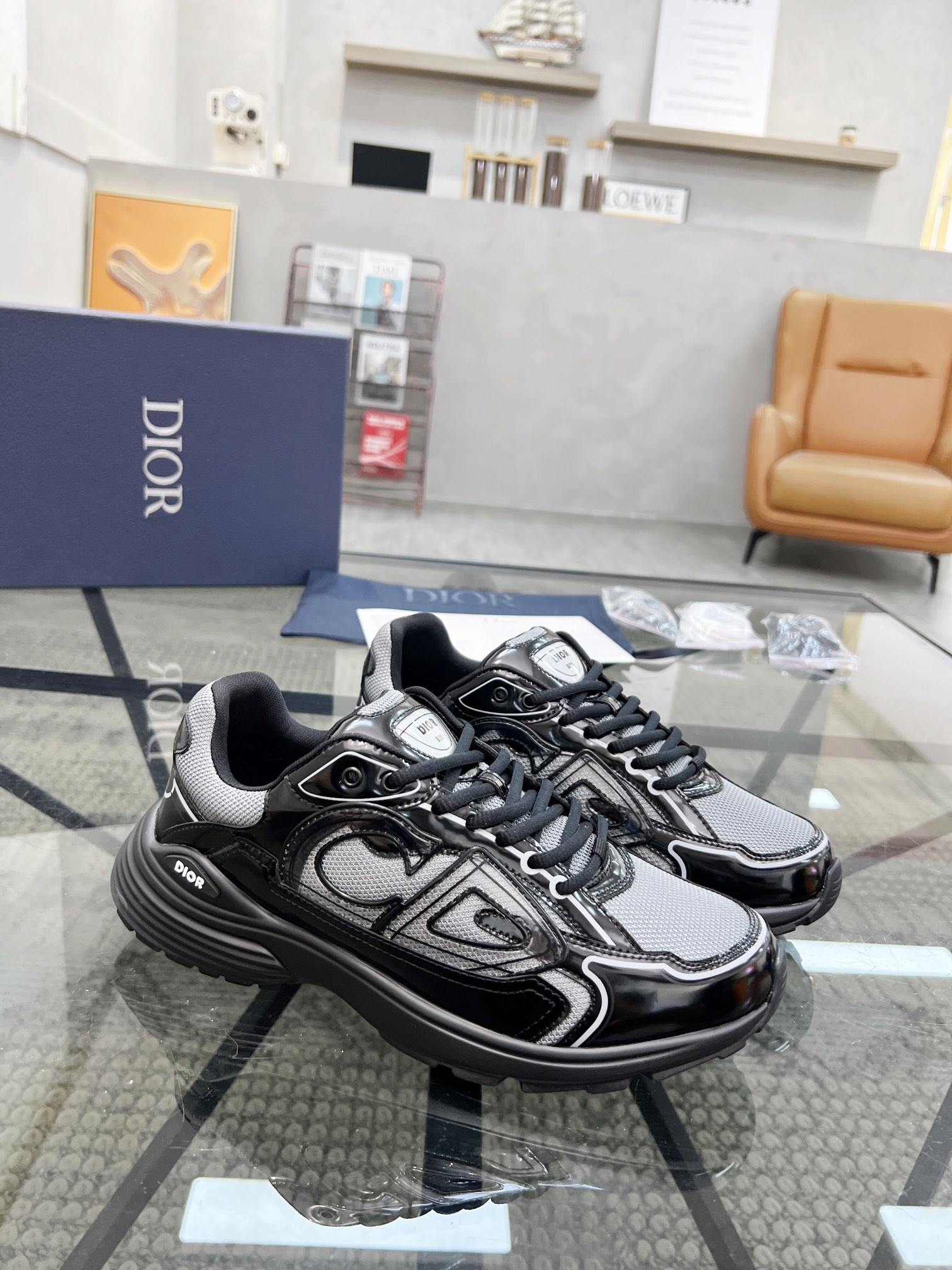 NO:221639,Brand Dior color original color matching, code number 35-45 customized 46.47 price Material Dior new casual shoes!  The details of the fashionable layout are impeccable, using cowhide with mesh patchwork to make comfortable and sweat-absorbing mesh. The foot pad feels comfortable and has excellent quality. Dior casual shoes, dior, dior, cowhide19860909品牌Dior 颜色原版配色 码数35-45定做46.47 价格 材质迪奥新款休闲鞋！时尚潮流的版面细节无可挑剔采用牛皮搭配网布拼接制作舒适吸汗的网布垫脚脚感舒适品质优越,Dior休闲鞋,dior,dior,cowhide,Men's shoes