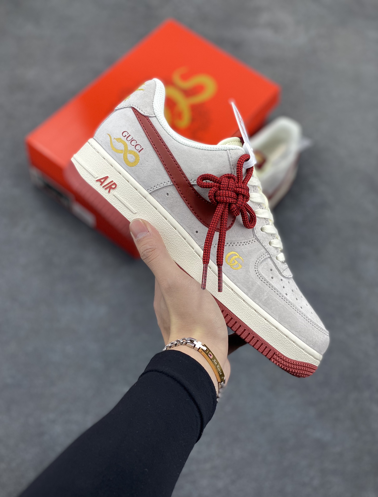 NIke Air Force 1 \’07 Low “古驰联名蛇年限定–猪八红蛇”空军一号 低帮 运动鞋 休闲鞋 折边针车 工艺难度大 原楦头原纸板 原装鞋盒 定制五金配件 内置全掌气垫 原厂鞋底 货号:XZ6188-020 尺码:36 36.5 37.5 38 38.5 39 40 40.5 41 42 42.5 43 44 44.5 45-选品中心