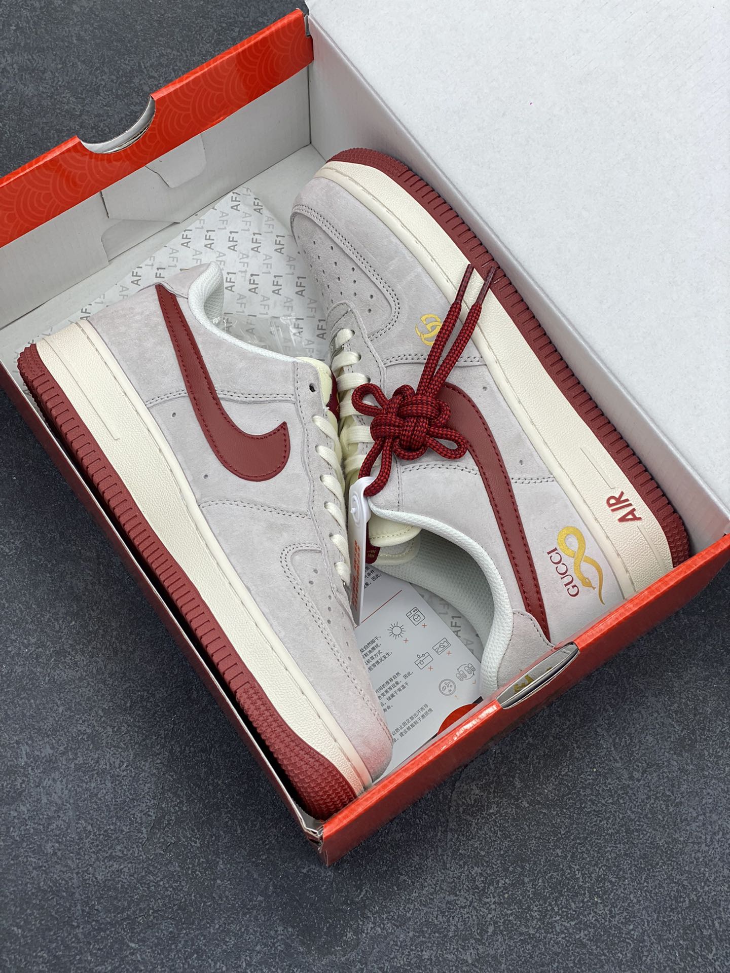 图片[9]-NIke Air Force 1 \’07 Low “古驰联名蛇年限定–猪八红蛇”空军一号 低帮 运动鞋 休闲鞋 折边针车 工艺难度大 原楦头原纸板 原装鞋盒 定制五金配件 内置全掌气垫 原厂鞋底 货号：XZ6188-020 尺码：36 36.5 37.5 38 38.5 39 40 40.5 41 42 42.5 43 44 44.5 45-选品中心