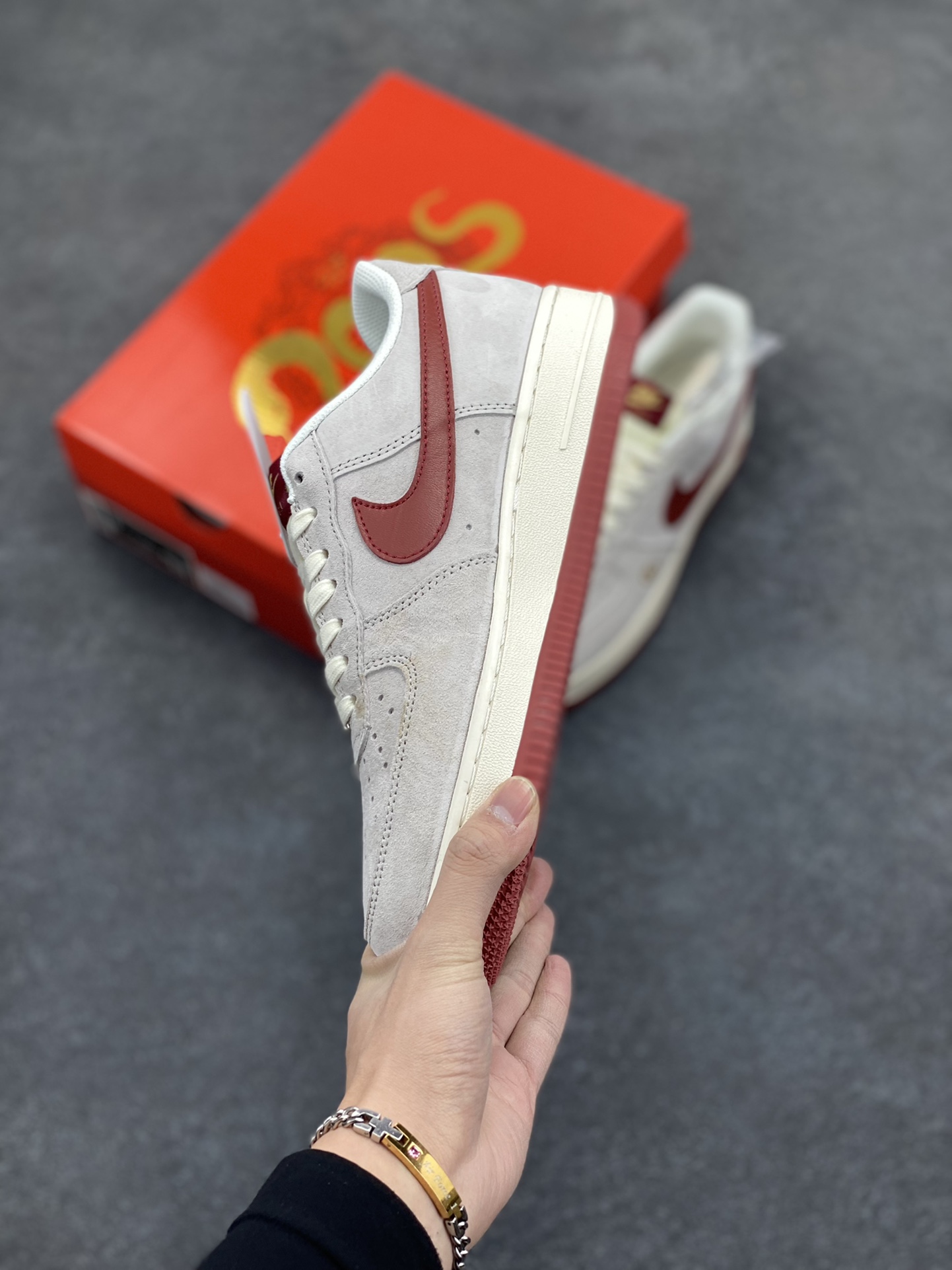 图片[3]-NIke Air Force 1 \’07 Low “古驰联名蛇年限定–猪八红蛇”空军一号 低帮 运动鞋 休闲鞋 折边针车 工艺难度大 原楦头原纸板 原装鞋盒 定制五金配件 内置全掌气垫 原厂鞋底 货号：XZ6188-020 尺码：36 36.5 37.5 38 38.5 39 40 40.5 41 42 42.5 43 44 44.5 45-选品中心