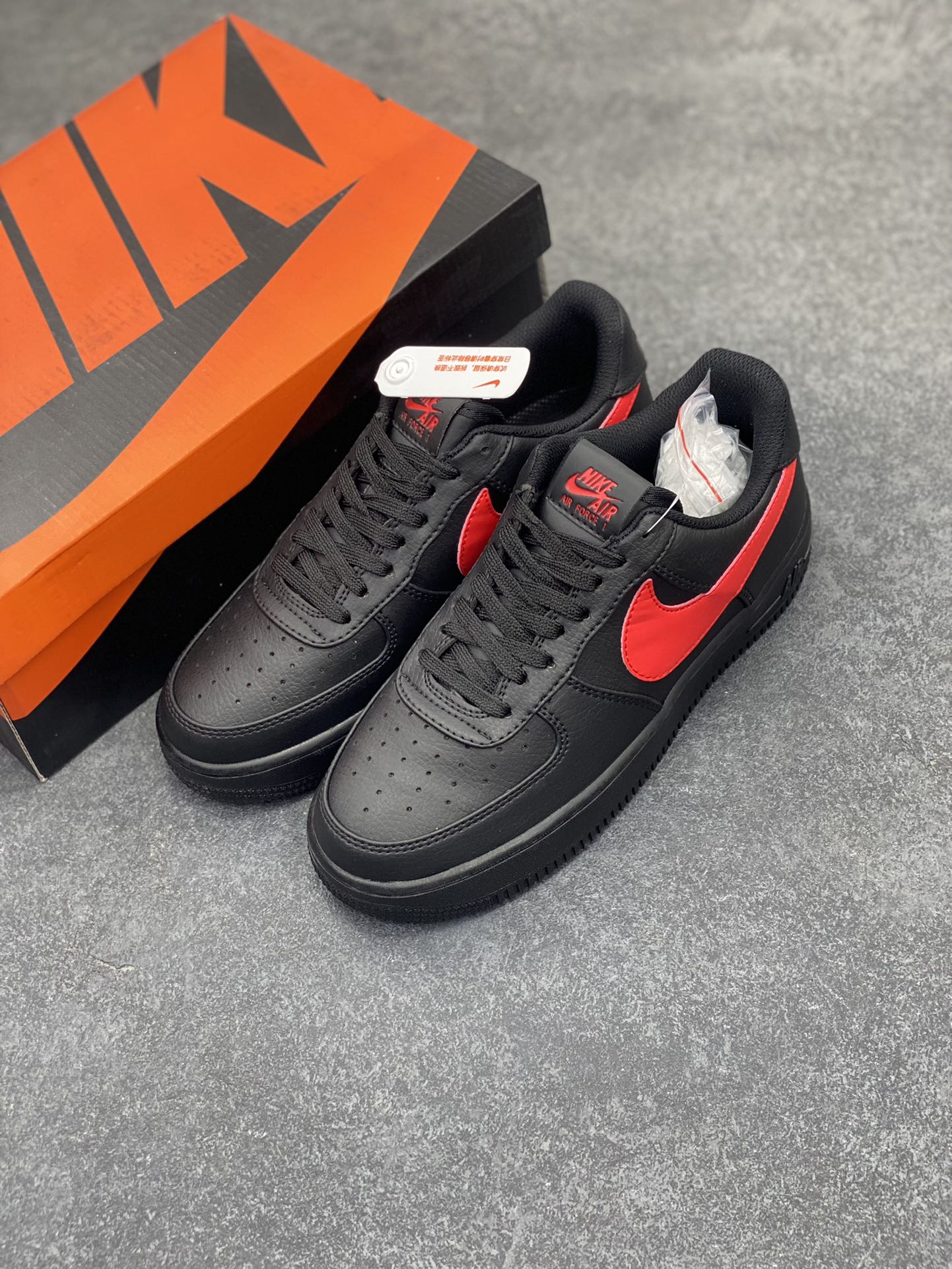 图片[8]-Nike Air Force 1 Low \’07 黑红大勾 低帮空军一号休闲板鞋 定制皮料 原楦原纸板 纯正空军版型 高清洁度 内置全掌气垫 货号：CI9553-011 尺码：36 36.5 37.5 38 38.5 39 40 40.5 41 42 42.5 43 44 44.5 45-选品中心