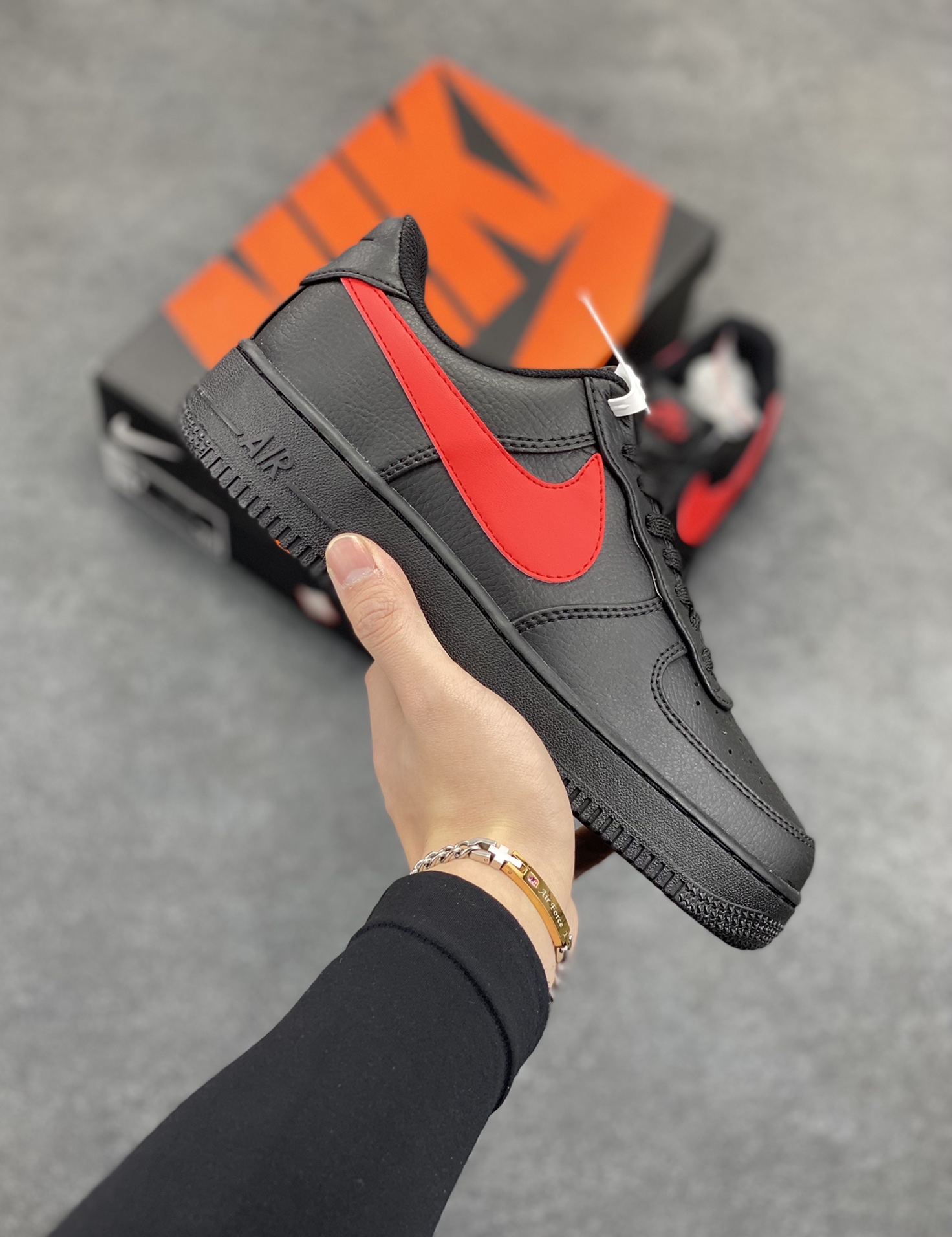 Nike Air Force 1 Low \'07 黑红大勾 低帮空军一号休闲板鞋 定制皮料 原楦原纸板 纯正空军版型 高清洁度 内置全掌气垫 货号：CI9553-011 尺码：36 36.5 37.5 38 38.5 39 40 40.5 41 42 42.5 43 44 44.5 45-选品中心