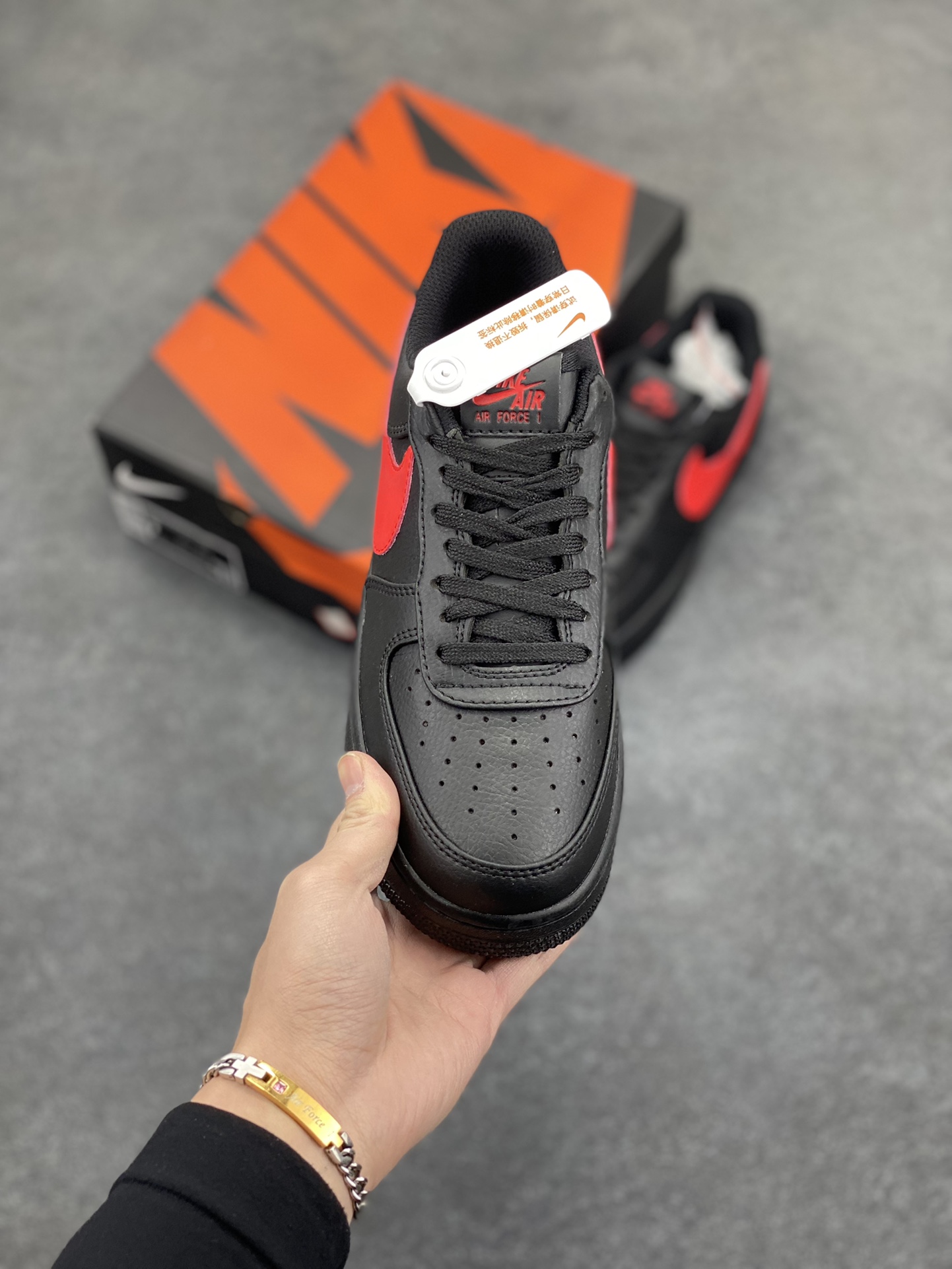 图片[2]-Nike Air Force 1 Low \’07 黑红大勾 低帮空军一号休闲板鞋 定制皮料 原楦原纸板 纯正空军版型 高清洁度 内置全掌气垫 货号：CI9553-011 尺码：36 36.5 37.5 38 38.5 39 40 40.5 41 42 42.5 43 44 44.5 45-选品中心