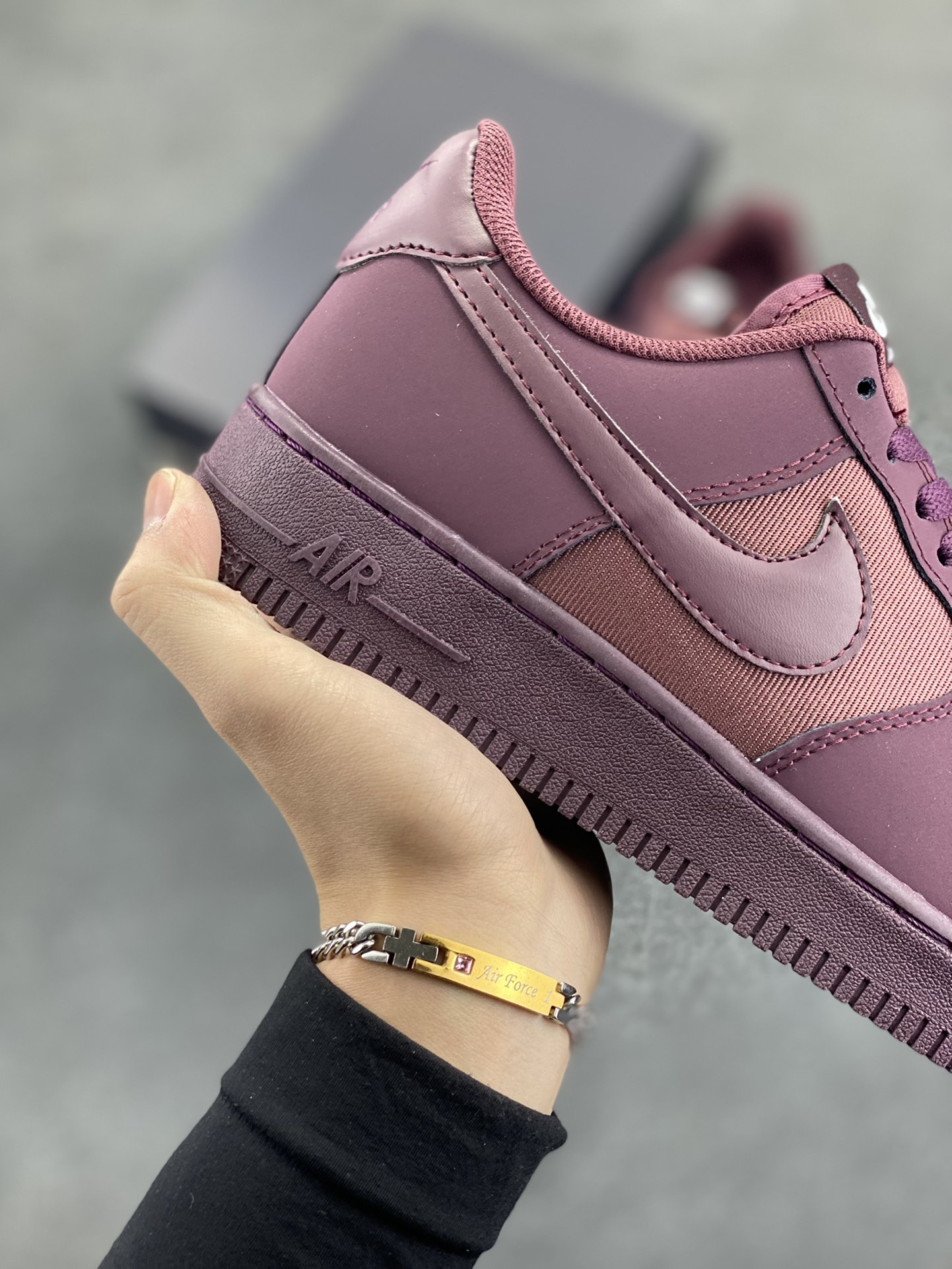 图片[6]-Nike Air Force 1 Low 空军一号低帮百搭休闲运动板鞋。柔软、弹性十足的缓震性能和出色的中底设计，横跨复古与现代的外型结合，造就出风靡全球三十多年的Force 1，直到今天还深受青睐。 货号：FB8876-600 尺码：36 36.5 37.5 38 38.5 39 40 40.5 41 42 42.5 43 44 44.5 45-选品中心
