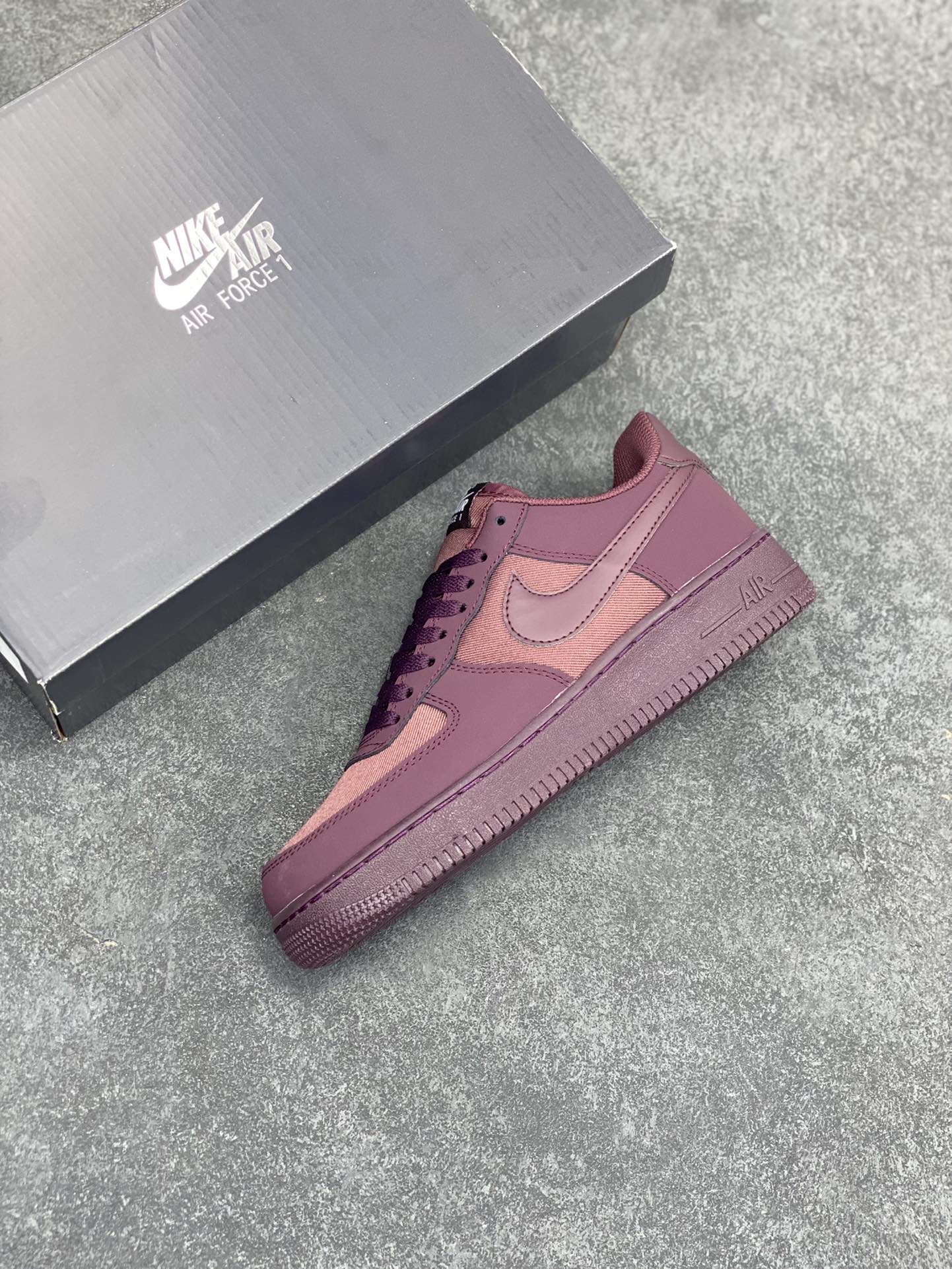 图片[7]-Nike Air Force 1 Low 空军一号低帮百搭休闲运动板鞋。柔软、弹性十足的缓震性能和出色的中底设计，横跨复古与现代的外型结合，造就出风靡全球三十多年的Force 1，直到今天还深受青睐。 货号：FB8876-600 尺码：36 36.5 37.5 38 38.5 39 40 40.5 41 42 42.5 43 44 44.5 45-选品中心