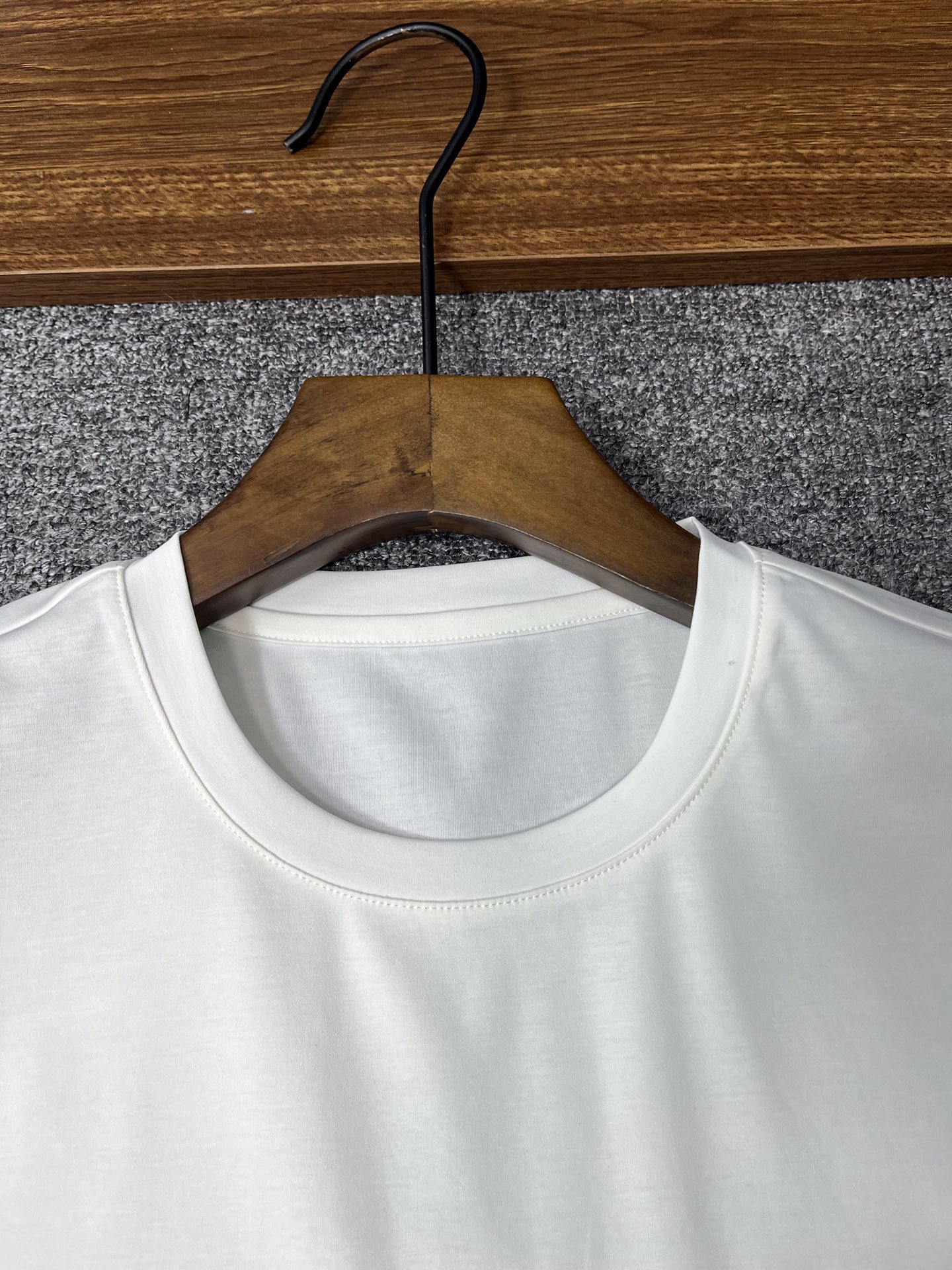 New Money: Summer 2025 Catallerie T-shirts with Year-Old Lamb Embroidery - 图片 2