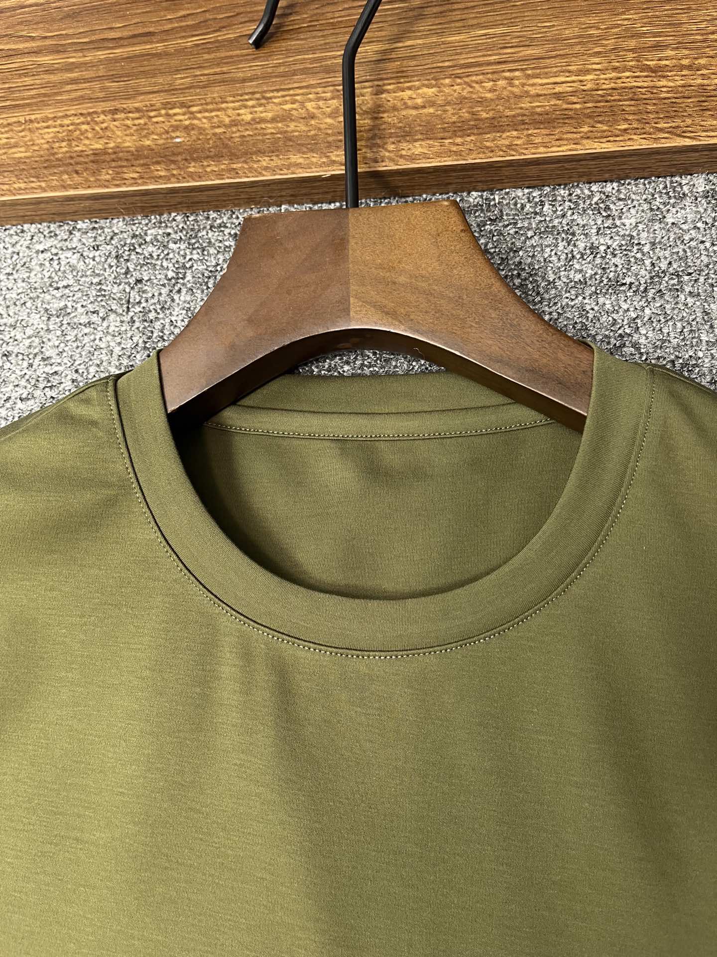 New Money for Summer 2025: Catallerie au Carre T-shirts with Rich Embroidery and Quality Cuts - 图片 2