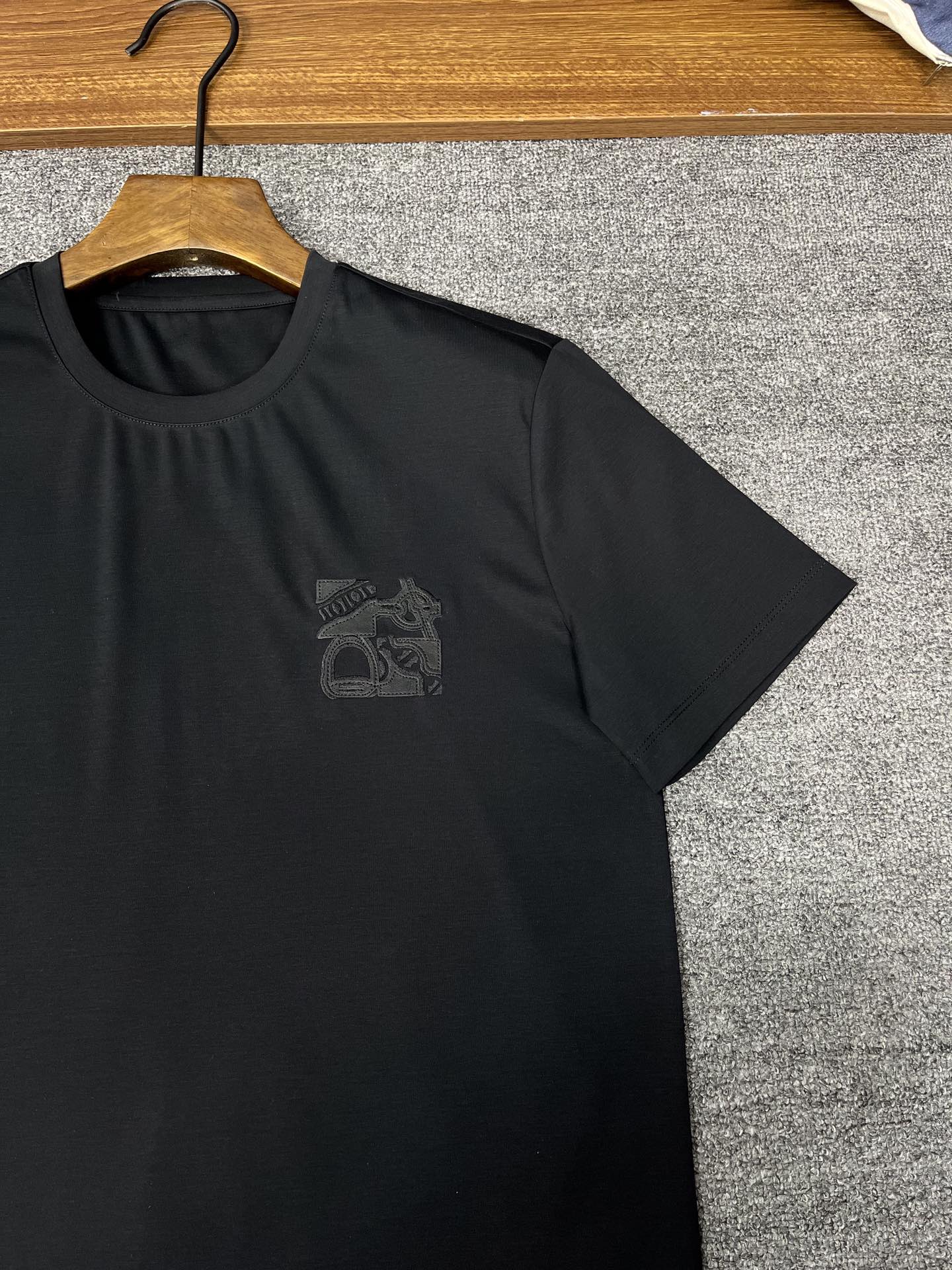 New Money for Summer 2025: Catallerie T-shirts with Year-Old Lamb Embroidery - 图片 3
