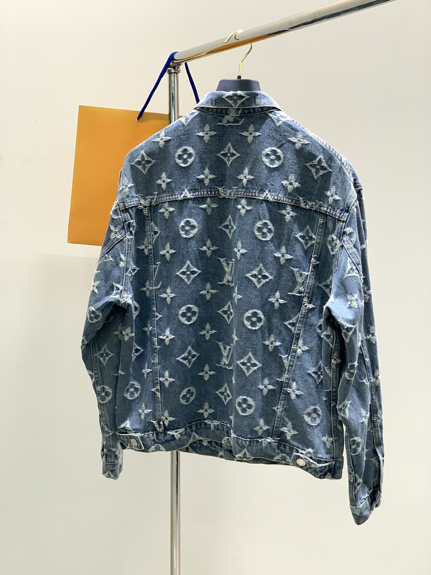 ，LouisVuitton 路易威登，2025春季最新款，专柜同步有售，原单狠货，时尚休闲牛仔外套，上身