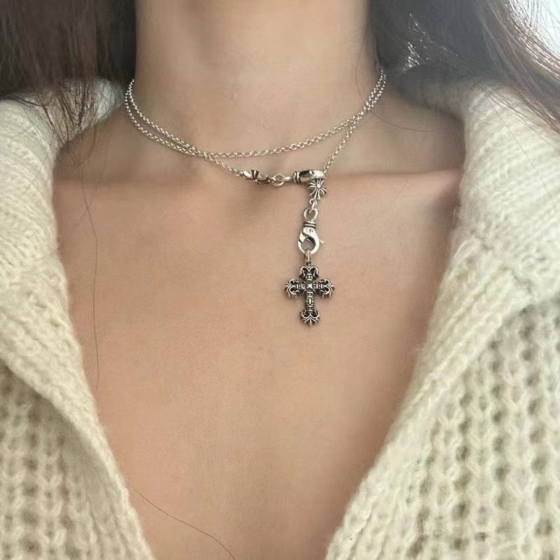 NO:105779,Batch New style [Counter Quality] Chrome Hearts Croxin Classic retro cross necklace Flame cross pendant Different pattern design styles with concave and convex shapes present uniqueness Cross Scout flowers are Croxin's ambitions, so they last longer. Genuine version Chrome Hearts Croxin Difference to the market ordinary light version, match the quality of the version, look at the details of the letter printing, the degree of retro old gray oxygen. Seiko version!  !  !  Pure handmade ~ Authentic model opening must-have fashion and fashion, both men and women can wear it, same style for couples, original official website, rock punk style silver style, retro elements, trendy and versatile!  , jewelry boutique, chrome hearts, chrome hearts, necklace19860909批 新款【专柜品质】Chrome Hearts克罗心 经典复古十字架项链 火焰十字架吊坠 凹凸造型不同的花纹设计风格 呈现出与众不同 十字架 童军花是克罗心的志 所以更经久不衰 正品打版Chrome Hearts克罗心 区别市场普通轻版 对版对标品质 看字印细节 复古做旧灰氧程度.精工版本！！！ 纯手工打造 ～正品开模潮流时尚必备 男女均可佩戴 情侣同款 官网原版 摇滚朋克泰银风格 复古元素 潮流百搭！,饰品精品,chrome hearts,chrome hearts,necklace,Jewelry