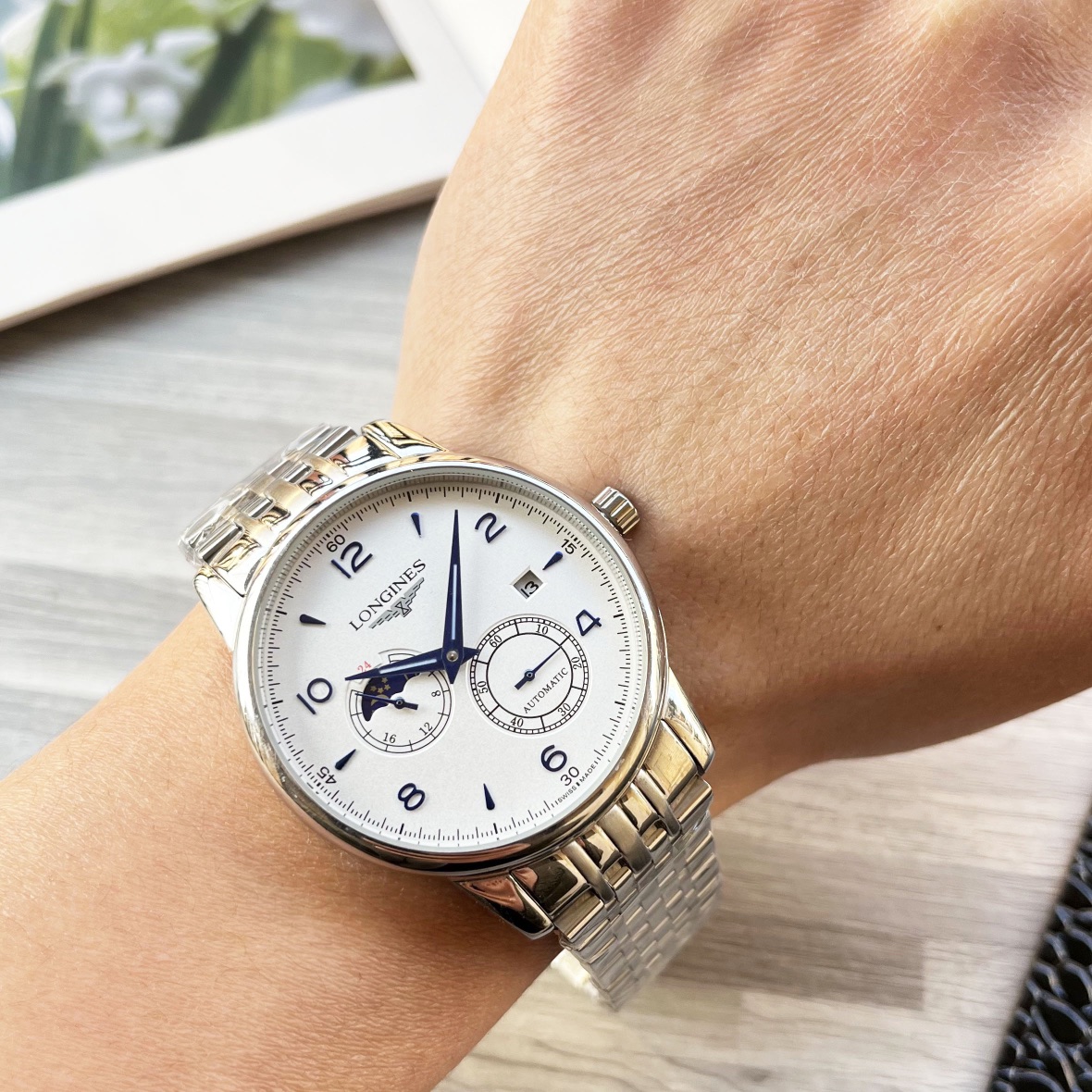 NO:147496,White-shell Gold-shell Steel Belt 20 [Latest] Longines two-needle half-design [Type] Boutique men's watch [Watch strap] Real cowhide strap ///316 stainless steel strap (comfortable and durable) [Movement] High-end fully automatic mechanical movement [Mirror] Mineral reinforced glass (higher definition) Elegant taste, vast and atmospheric, ingenious, wrist treasure, size diameter 41mm thick 12Mm hot sale!  Welcome to reprint!  longines cowhide19860909白壳金壳钢带20【最新】浪琴二针半设计【类型】精品男士腕表【表带】真牛皮表带///316精钢表带（舒适耐用）【机芯】高端全自动机械机芯【镜面】矿物质强化玻璃（更高清） 品味高雅 浩瀚大气 匠心独运 腕间瑰宝 尺寸直径41mm厚12Mm热卖上市！欢迎转载！,,longines,cowhide,Watch