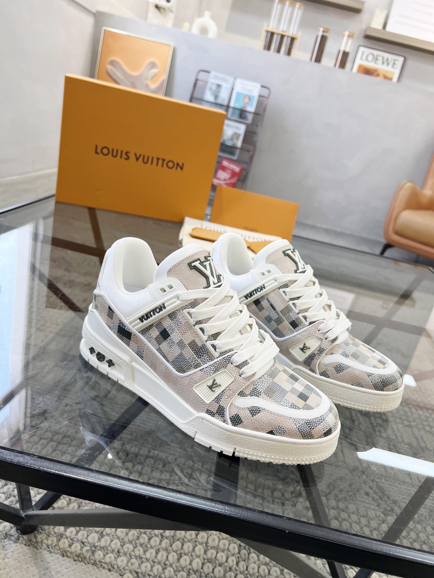 NO:221170,Brand LOUIS VUITTON original color matching code number 38-45 standard code price material new Louis Vuitton men casual shoes!  High-quality Labon craft upper is made of cowhide with original material LV Comfortable breathable mesh cloth Neli mesh cloth footbed style Simple and atmospheric LV original outsole, Louis Vuitton, louis vuitton, louis vuitton, louis vuitton, louis vuitton, cowhide19860909品牌LOUIS VUITTON 颜色原版配色 码数38-45标准码 价格 材质路易威登新款 男士 休闲鞋！高品质拉邦工艺鞋面采用牛皮搭配原版材质LV 舒适透气网布内里网布垫脚版型时尚 简单大气LV原版大底,路易威登,louis vuitton,louis vuitton,louis vuitton,cowhide,Men's shoes