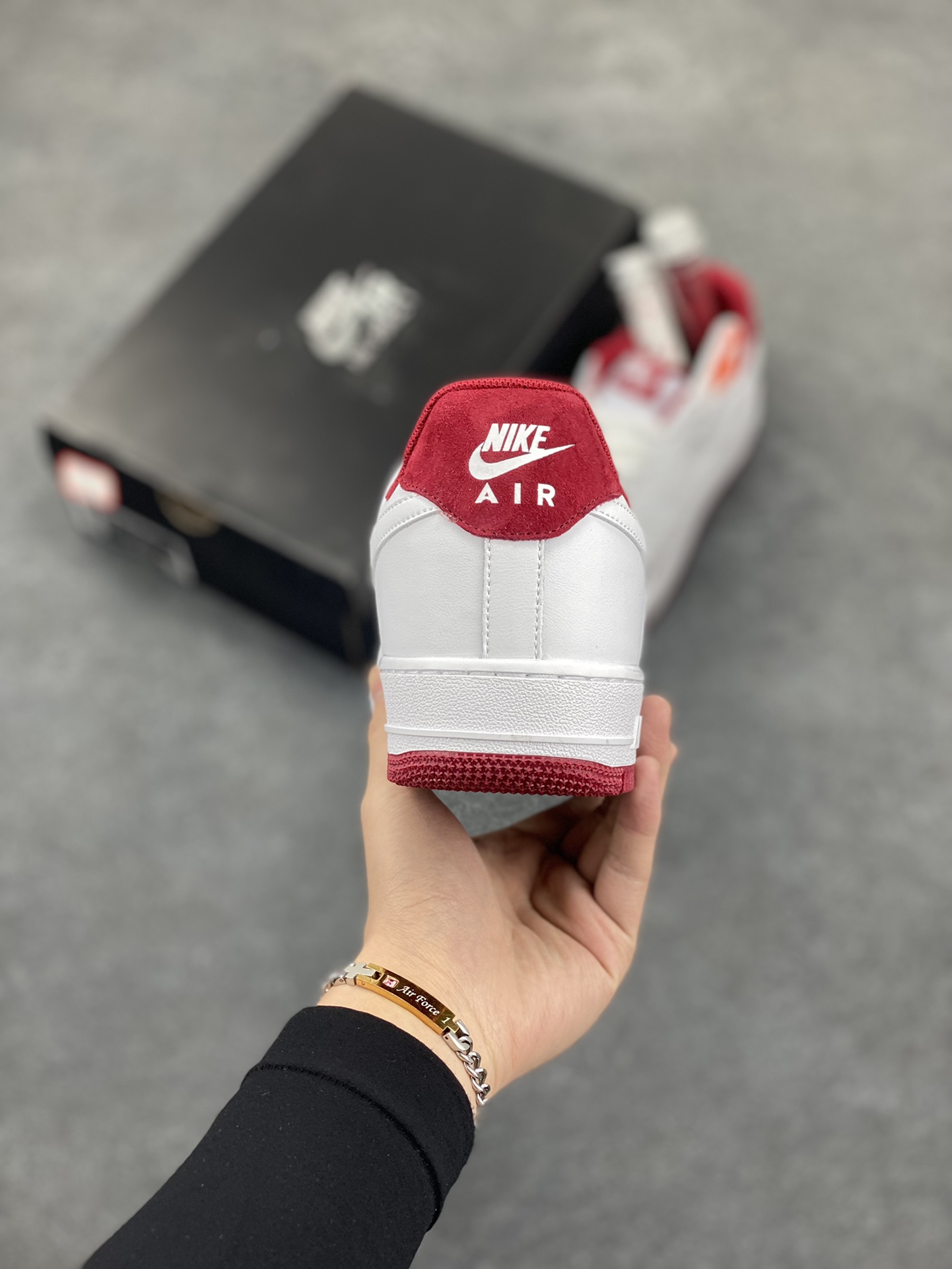 图片[4]-Air Force 1\’ 07 酒红小勾 原楦头原纸板 打造纯正空军版型 专注外贸渠道 全掌内置蜂窝气垫 #原盒配件 原厂中底钢印、拉帮完美 货号：HM9483-100 尺码：35.5 36 36.5 37.5 38 38.5 39 40 40.5 41 42 42.5 43 44 44.5 45-选品中心