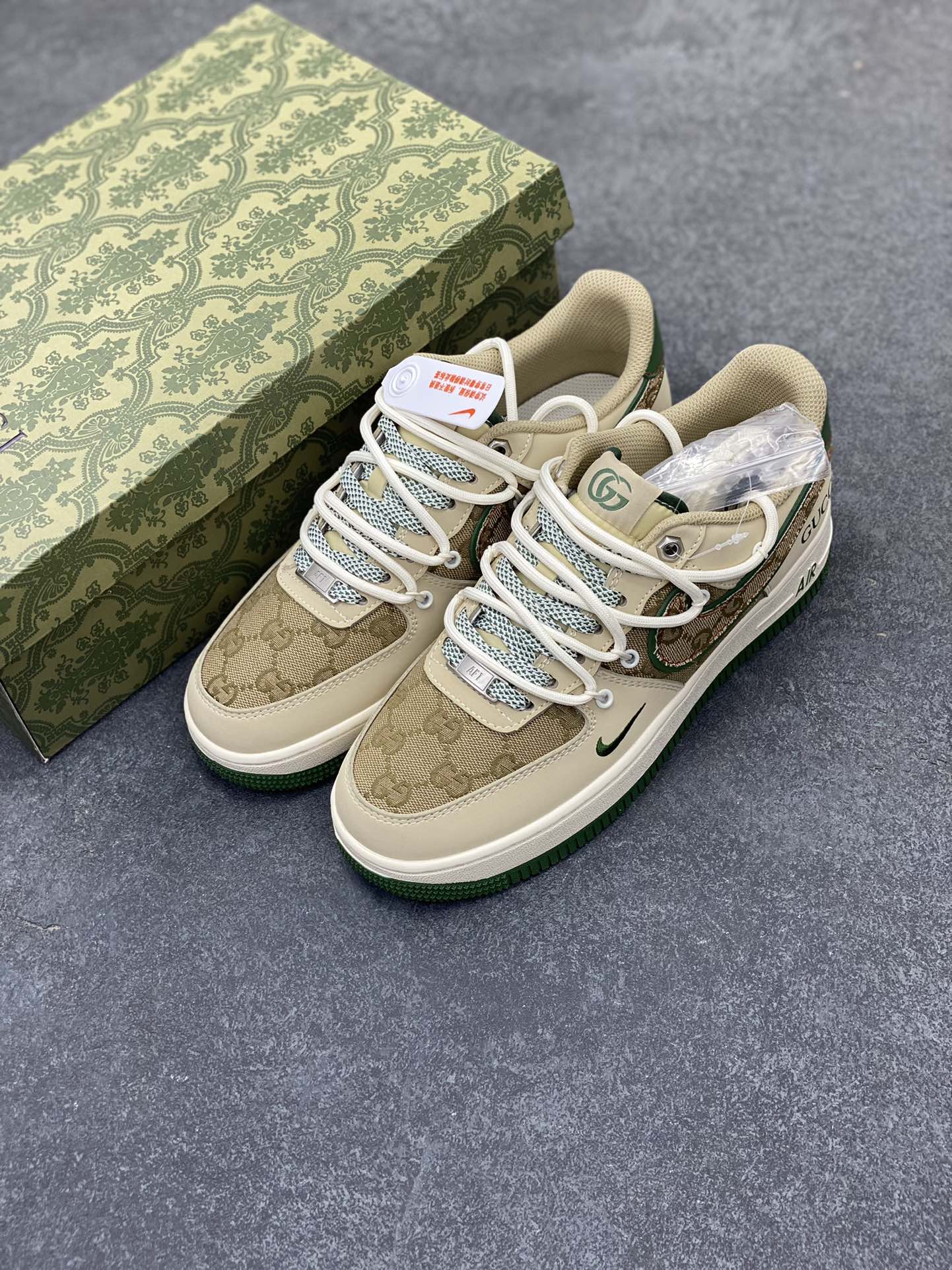 图片[8]-NIke Air Force 1 \’07 Low “古驰联名–本色抽绳”空军一号 低帮 运动鞋 休闲鞋 折边针车 工艺难度大 原楦头原纸板 原装鞋盒 定制五金配件 内置全掌气垫 原厂鞋底 货号：SJ1198-102 尺码：36 36.5 37.5 38 38.5 39 40 40.5 41 42 42.5 43 44 44.5 45-选品中心