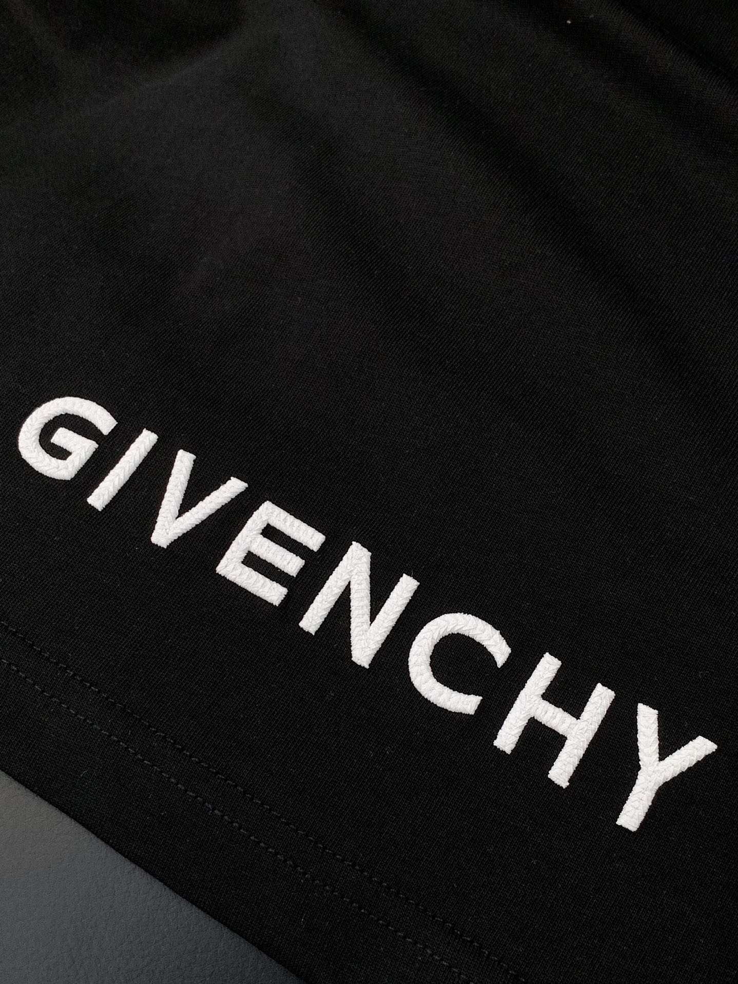 ，Givenchy 纪梵希，2025春夏最新品，专柜同步有售，原单狠货，时尚休闲圆领短袖T恤，进口原版面