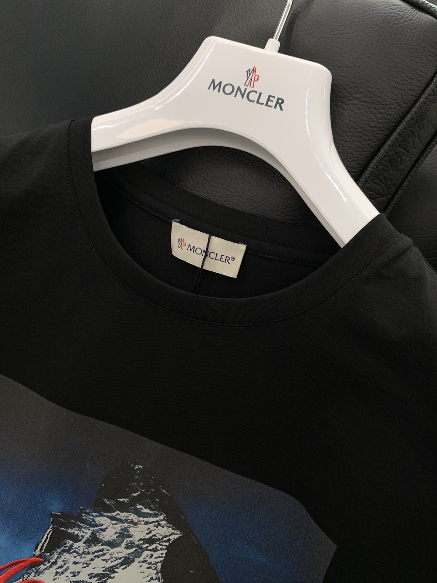 ，Moncler 蒙口，2025夏季最新品，专柜同步有售，原单狠货，时尚休闲圆领短袖T恤，上身舒适！吸睛