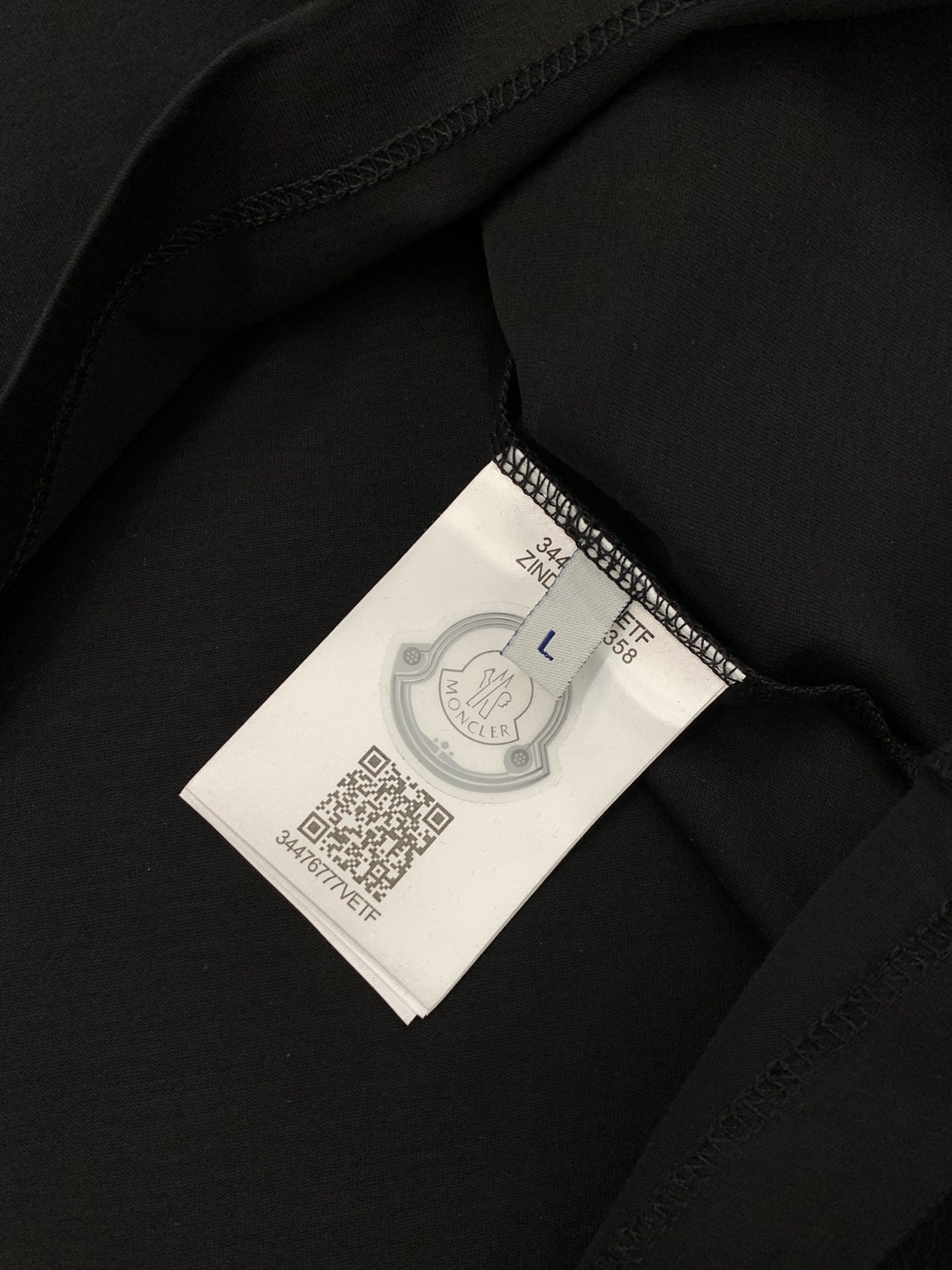 ，Moncler 蒙口，2025夏季最新品，专柜同步有售，原单狠货，时尚休闲圆领短袖T恤，上身舒适！吸睛