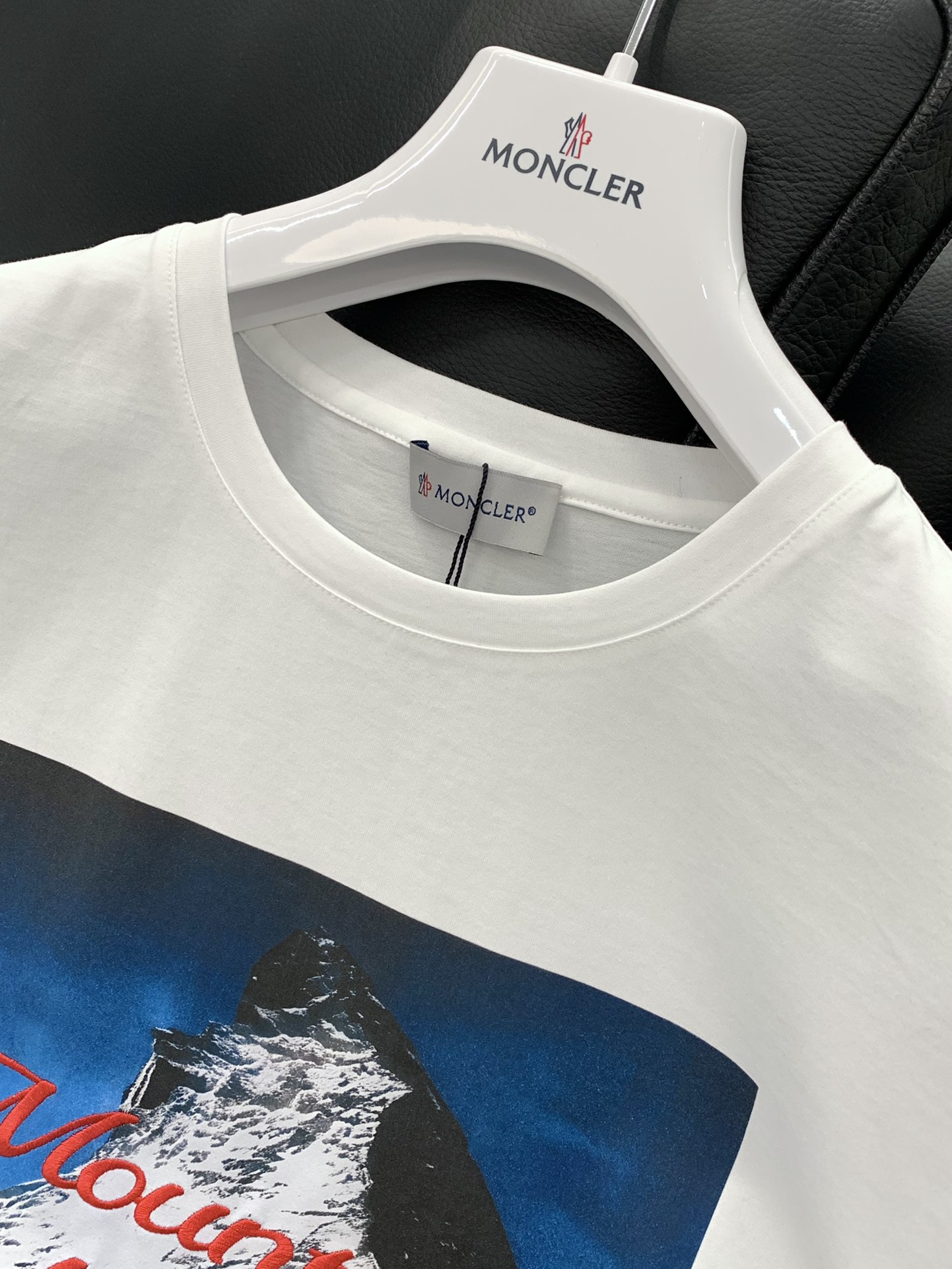 ，Moncler 蒙口，2025夏季最新品，专柜同步有售，原单狠货，时尚休闲圆领短袖T恤，上身舒适！吸睛