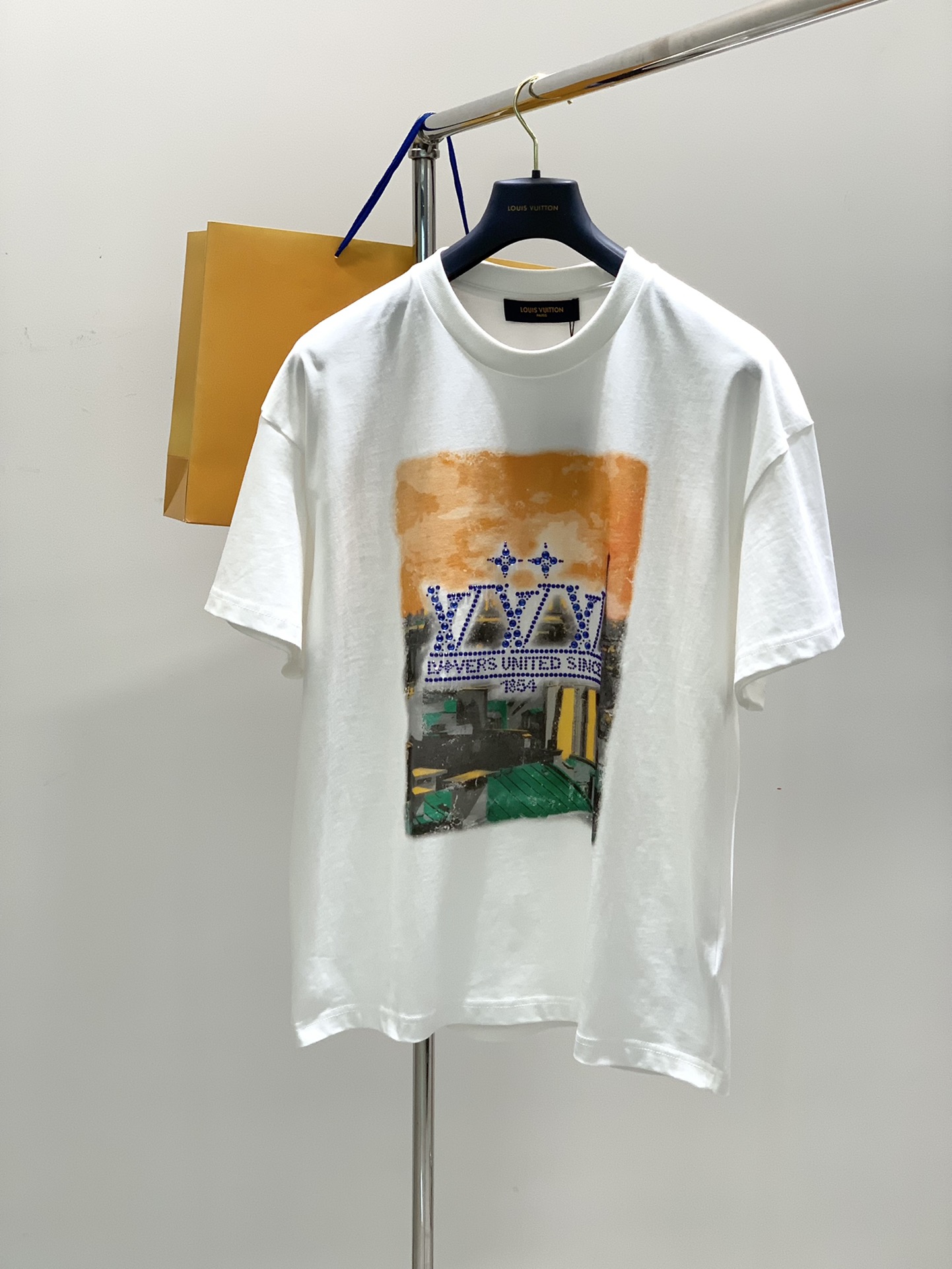 ，LouisVuitton 路易威登，2025春夏最新款，专柜同步有售，原单狠货，时尚休闲圆领短袖T恤，