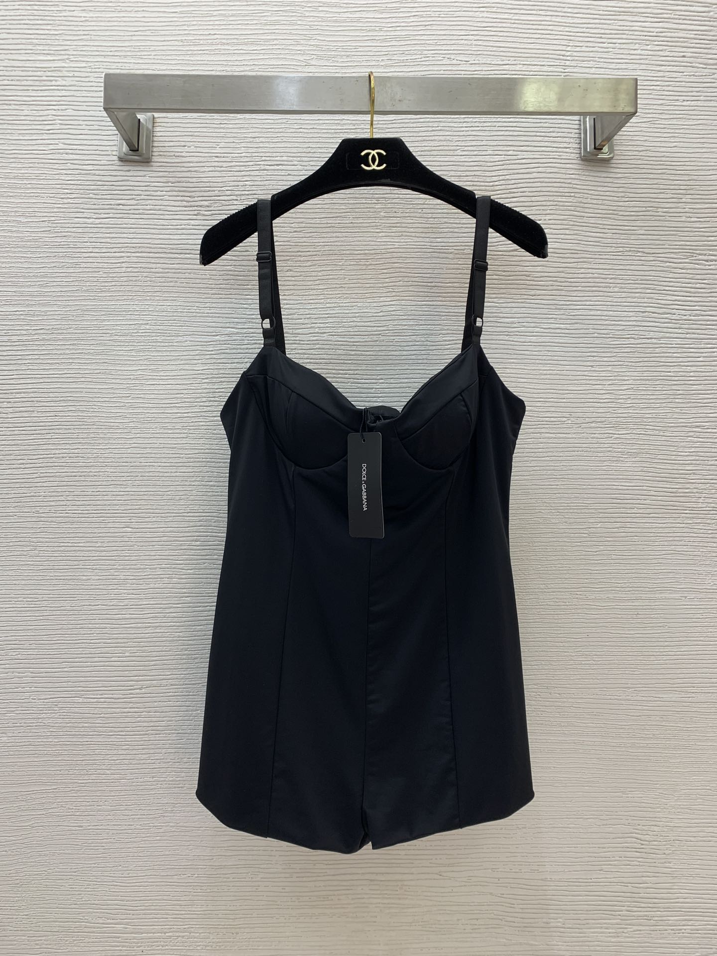 NO:307619,Model number 25021738 Dolce & Gabbana DG* new style, fashionable and sexy leopard print strapless jumpsuit shorts!  Coffee, black, (L size bust 92~96, waist 78, trousers length 52 without shoulder straps), Dolce & Gabbana, shorts, alexander wang19860909款号25021738 杜嘉班纳DG*新款 时尚性感豹纹印花抹胸吊带连体裤短裤！咖色、黑色、（L码胸围92～96,腰围78,裤长52不含肩带）,,Dolce&Gabbana,shorts,alexander wang,Women's clothing