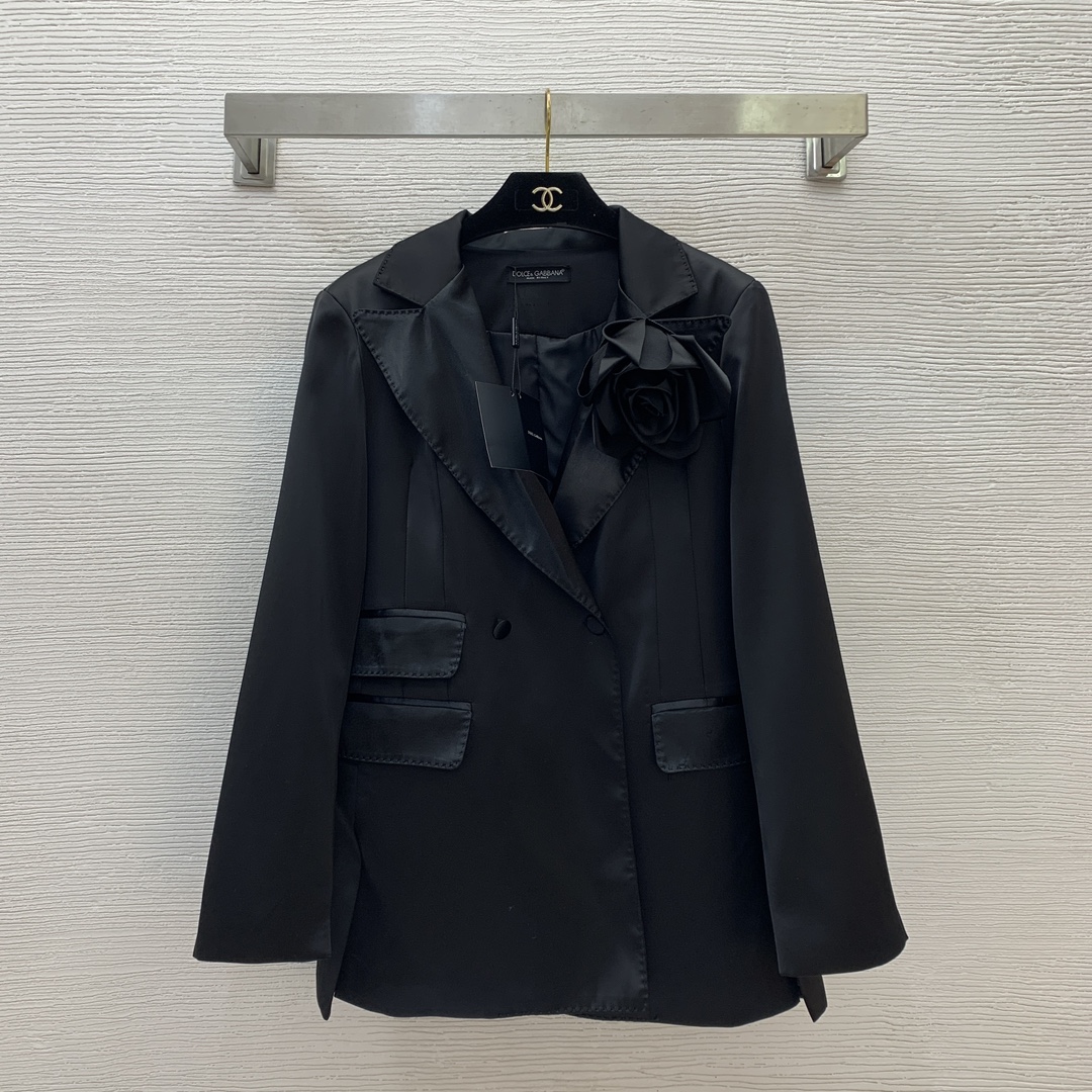 NO:306708,Model number G25021528 Dolce & Gabbana DG* new model, large flower decoration, bright line edged contrasting color spliced ​​lapel temperament, versatile suit jacket suit!  Black, (M size bust 98, sleeve length 61, clothing length 74,, Dolce & Gabbana, jackets & coats, business suit, alexander wang19860909款号G25021528 杜嘉班纳DG*新款 大花朵装饰明线包边撞色拼接翻领气质百搭西服外套西装！黑色,（M码胸围98,袖长61,衣长74,,,Dolce&Gabbana,jackets & coats,business suit,alexander wang,Women's clothing