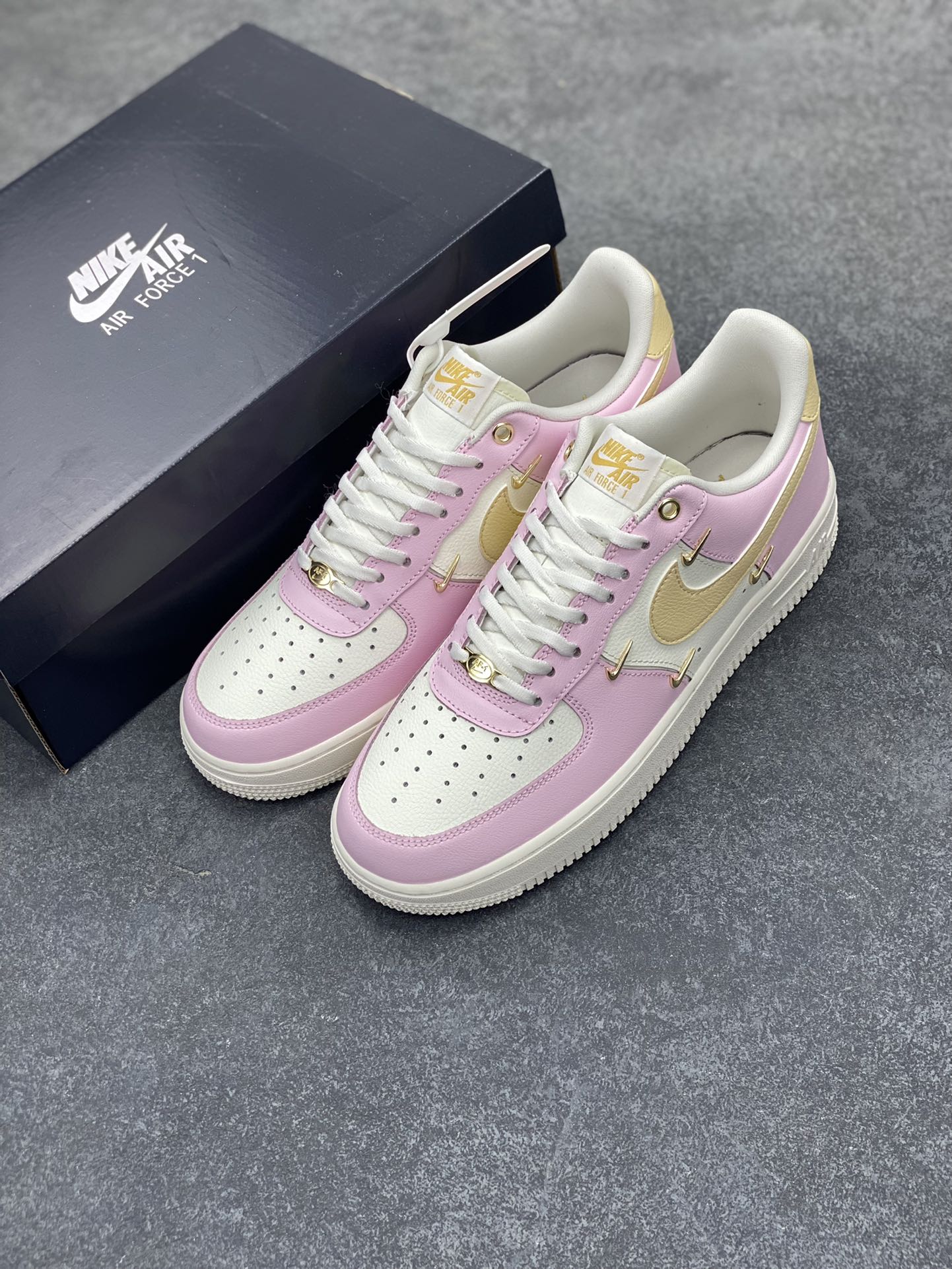 图片[8]-Air Force 1\’ 07 粉金 原楦头原纸板 打造纯正空军版型 专注外贸渠道 全掌内置蜂窝气垫 #原盒配件 原厂中底钢印、拉帮完美 货号：IB2574-600 尺码：35.5 36 36.5 37.5 38 38.5 39 40 40.5 41 42 42.5 43 44 44.5 45-选品中心