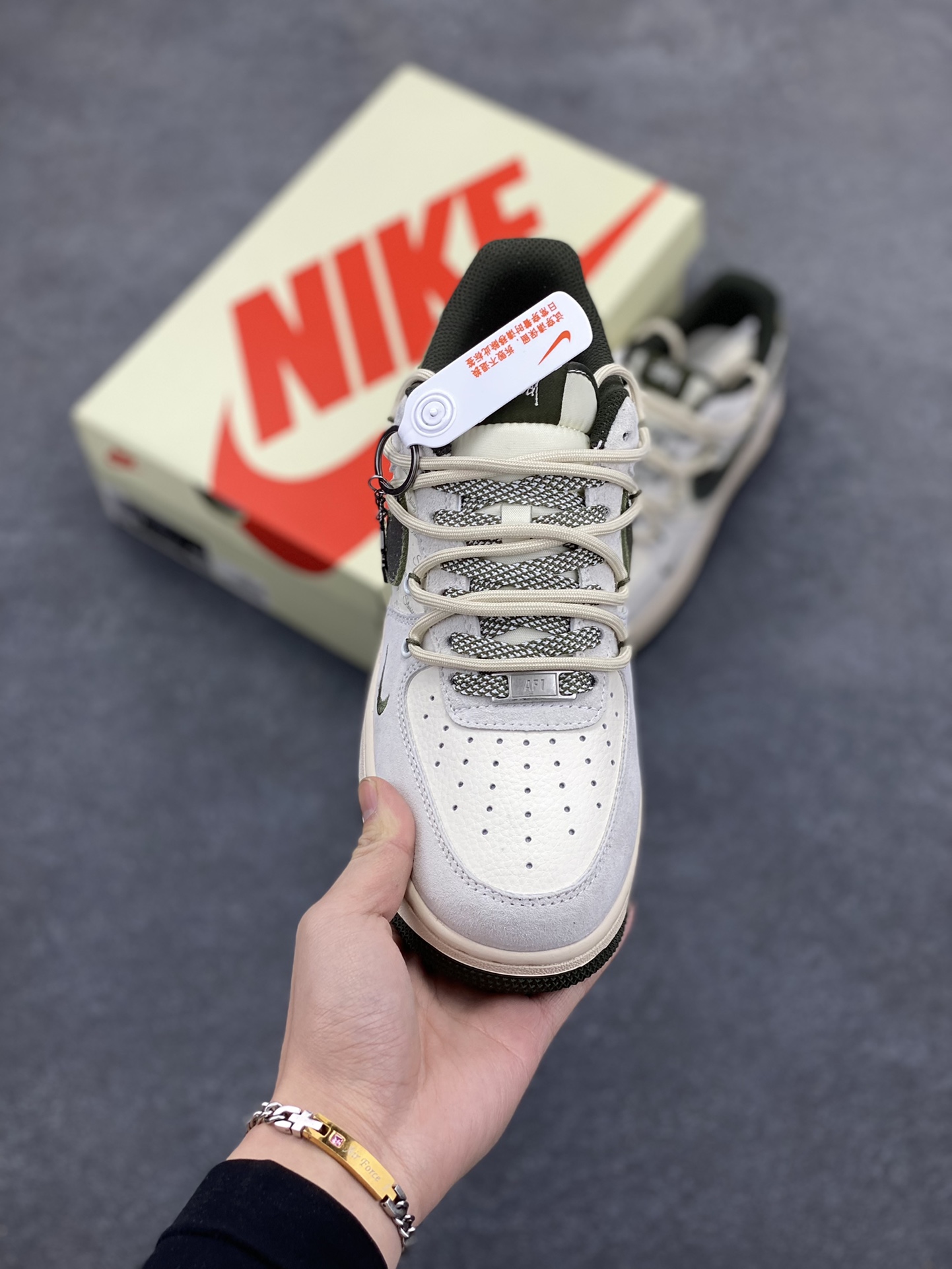 图片[2]-NIke Air Force 1 \’07 Low “斯图西联名–迷彩勾抽绳”空军一号 低帮 运动鞋 休闲鞋 折边针车 工艺难度大 原楦头原纸板 原装鞋盒 定制五金配件 内置全掌气垫 原厂鞋底 货号：DM6688-014 尺码：36 36.5 37.5 38 38.5 39 40 40.5 41 42 42.5 43 44 44.5 45-选品中心