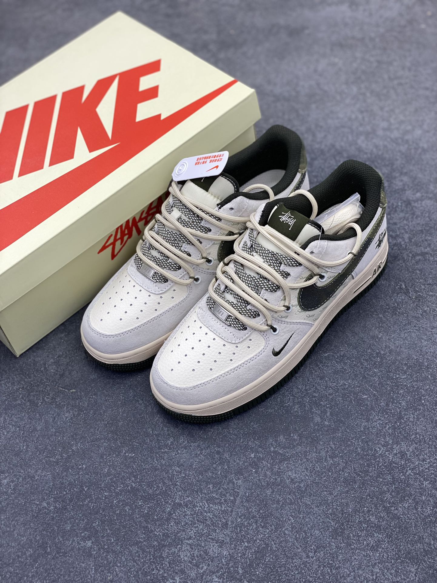 图片[8]-NIke Air Force 1 \’07 Low “斯图西联名–迷彩勾抽绳”空军一号 低帮 运动鞋 休闲鞋 折边针车 工艺难度大 原楦头原纸板 原装鞋盒 定制五金配件 内置全掌气垫 原厂鞋底 货号：DM6688-014 尺码：36 36.5 37.5 38 38.5 39 40 40.5 41 42 42.5 43 44 44.5 45-选品中心
