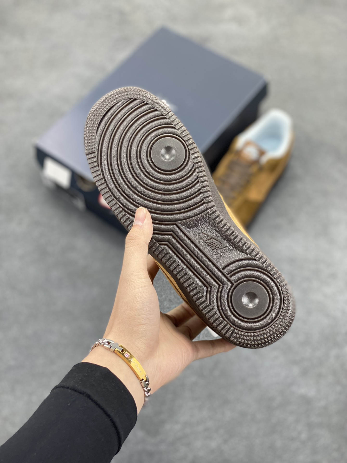 图片[5]-Air Force 1\’ 07 棕褐 原楦头原纸板 打造纯正空军版型 专注外贸渠道 全掌内置蜂窝气垫 #原盒配件 原厂中底钢印、拉帮完美 货号：IB4617-222 尺码：35.5 36 36.5 37.5 38 38.5 39 40 40.5 41 42 42.5 43 44 44.5 45-选品中心