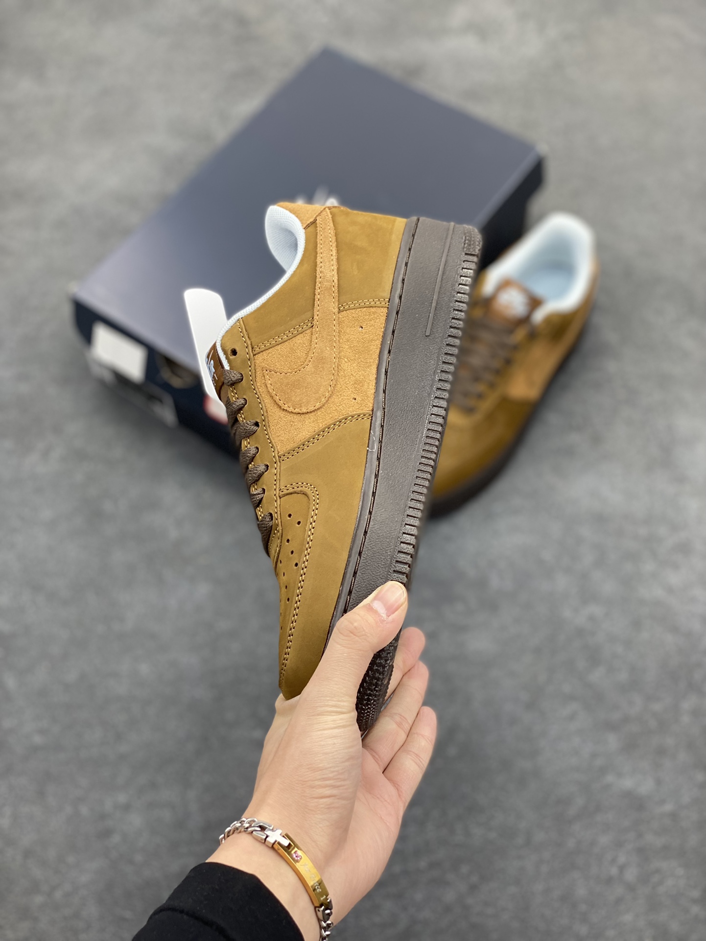 图片[3]-Air Force 1\’ 07 棕褐 原楦头原纸板 打造纯正空军版型 专注外贸渠道 全掌内置蜂窝气垫 #原盒配件 原厂中底钢印、拉帮完美 货号：IB4617-222 尺码：35.5 36 36.5 37.5 38 38.5 39 40 40.5 41 42 42.5 43 44 44.5 45-选品中心