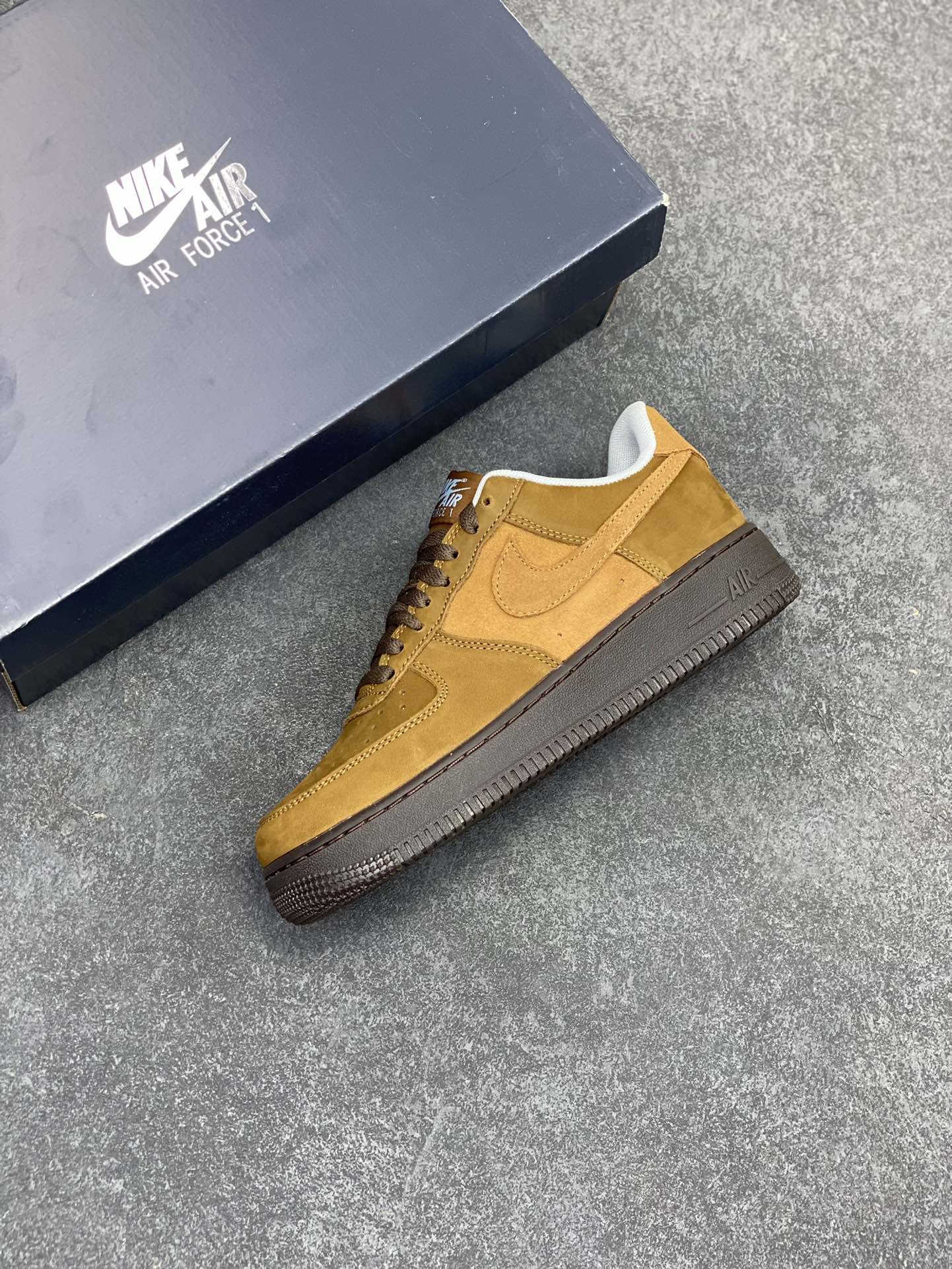 图片[7]-Air Force 1\’ 07 棕褐 原楦头原纸板 打造纯正空军版型 专注外贸渠道 全掌内置蜂窝气垫 #原盒配件 原厂中底钢印、拉帮完美 货号：IB4617-222 尺码：35.5 36 36.5 37.5 38 38.5 39 40 40.5 41 42 42.5 43 44 44.5 45-选品中心