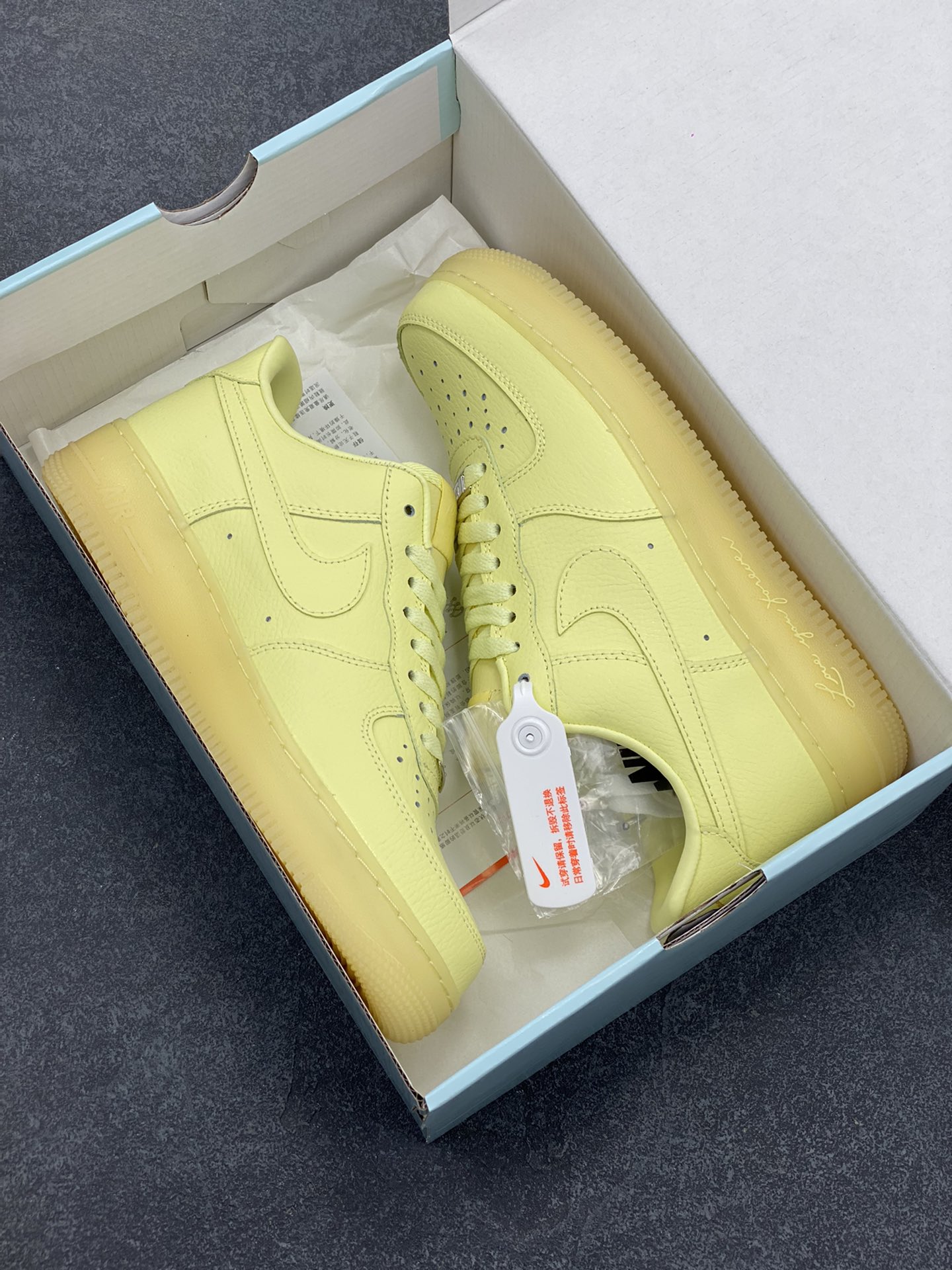 图片[9]-Nike Air Force 1 07 low空军一号 荔枝纹水晶 板鞋 原楦头原纸板 打造纯正空军版型#专注外贸渠道 全掌内置蜂窝气垫 #原盒配件 原厂中底钢印、拉帮完美 货号：CZ8065-800 尺码：36 36.5 37.5 38 38.5 39 40 40.5 41 42 42.5 43 44 44.5 45-选品中心