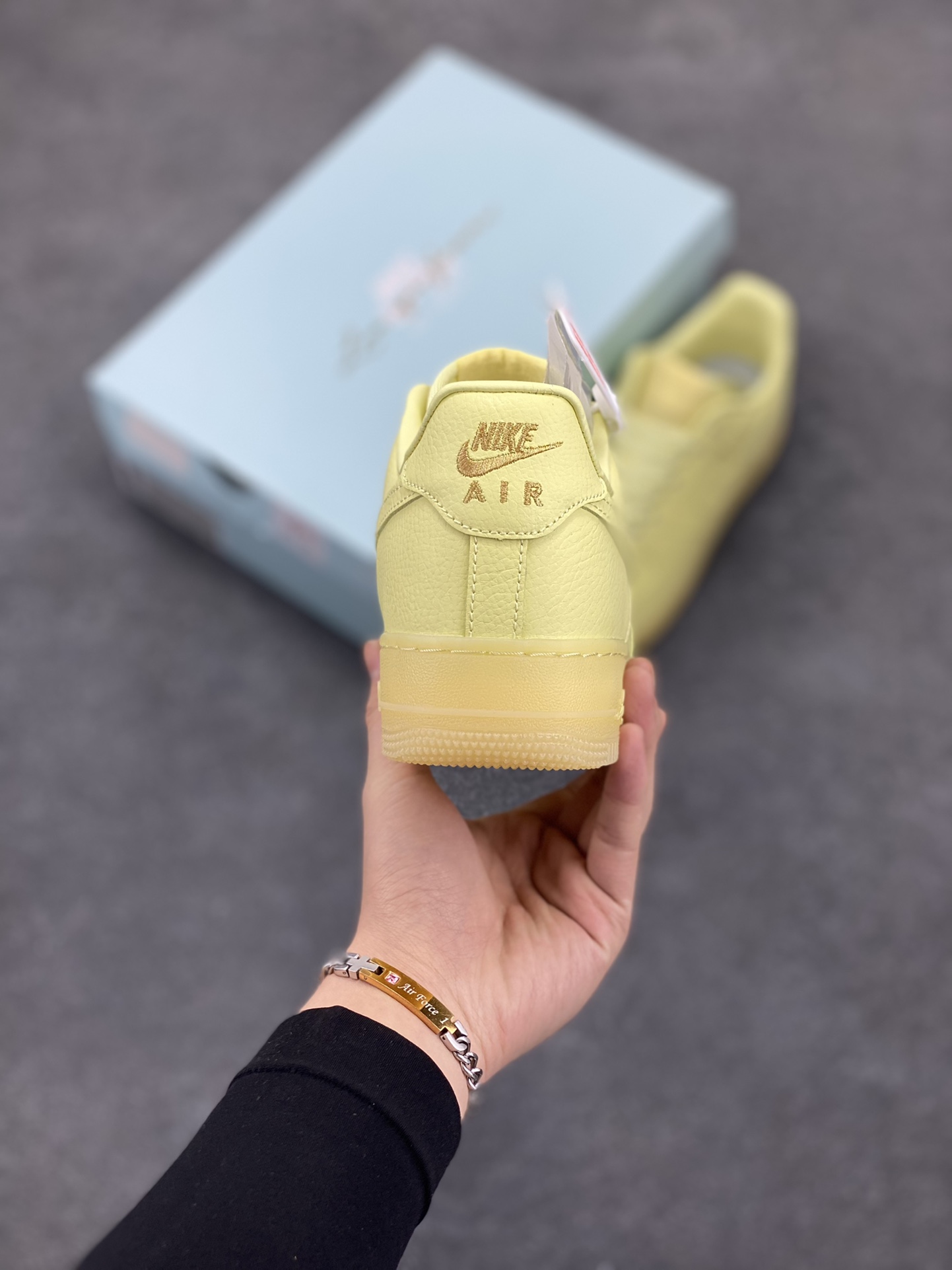 图片[4]-Nike Air Force 1 07 low空军一号 荔枝纹水晶 板鞋 原楦头原纸板 打造纯正空军版型#专注外贸渠道 全掌内置蜂窝气垫 #原盒配件 原厂中底钢印、拉帮完美 货号：CZ8065-800 尺码：36 36.5 37.5 38 38.5 39 40 40.5 41 42 42.5 43 44 44.5 45-选品中心