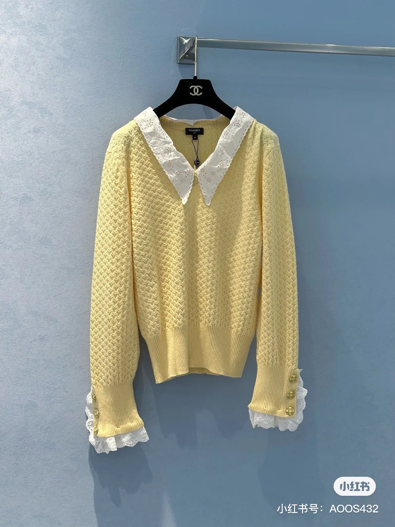 NO:309805,Model number D24011687 Chane* new style sweet and small fragrance contrasting lapel lace sleeve stretch knit top!  (One size bust 98, sleeve length 66, clothing length 60), chanel, alexander wang19860909款号D24011687 Chane*新款气质甜美小香风撞色翻领花边袖弹力针织衫上衣！（均码胸围98,袖长66,衣长60）,,chanel,alexander wang,Women's clothing