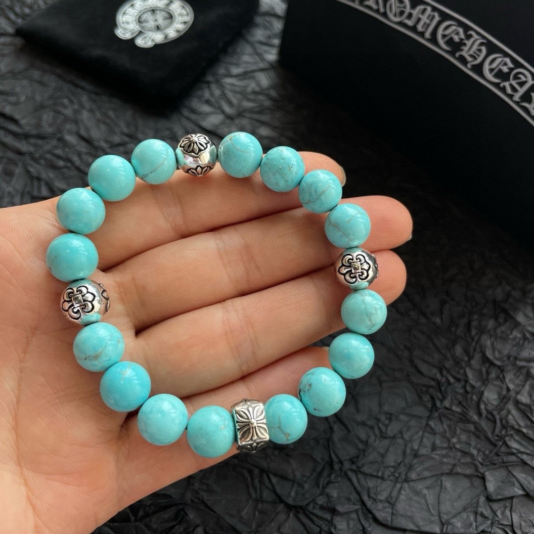 NO:105627,Batch New model [Counter Quality] Chrome Hearts Croxin Classic retro multi-element turquoise bracelet, bracelet, different pattern design styles with concave and convex shapes, presenting uniqueness. Cross Scout flowers are Croxin's ambition, so they last longer. Genuine version of Chrome Hearts Croxin, differentiating the market ordinary light version, matching the quality, looking at the details of the letter printing, retro old gray oxygen level. Seiko version!  !  !  Pure handmade ~ Authentic model opening must-have fashion and fashion, both men and women can wear it, same style for couples, original official website, rock punk style silver style, retro elements, trendy and versatile!  , jewelry boutique, chrome hearts, chrome hearts, bracelet19860909批 新款【专柜品质】Chrome Hearts克罗心 经典复古多元素绿松石手链 手串,凹凸造型不同的花纹设计风格 呈现出与众不同 十字架 童军花是克罗心的志 所以更经久不衰 正品打版Chrome Hearts克罗心 区别市场普通轻版 对版对标品质 看字印细节 复古做旧灰氧程度.精工版本！！！ 纯手工打造 ～正品开模潮流时尚必备 男女均可佩戴 情侣同款 官网原版 摇滚朋克泰银风格 复古元素 潮流百搭！,饰品精品,chrome hearts,chrome hearts,bracelet,Jewelry
