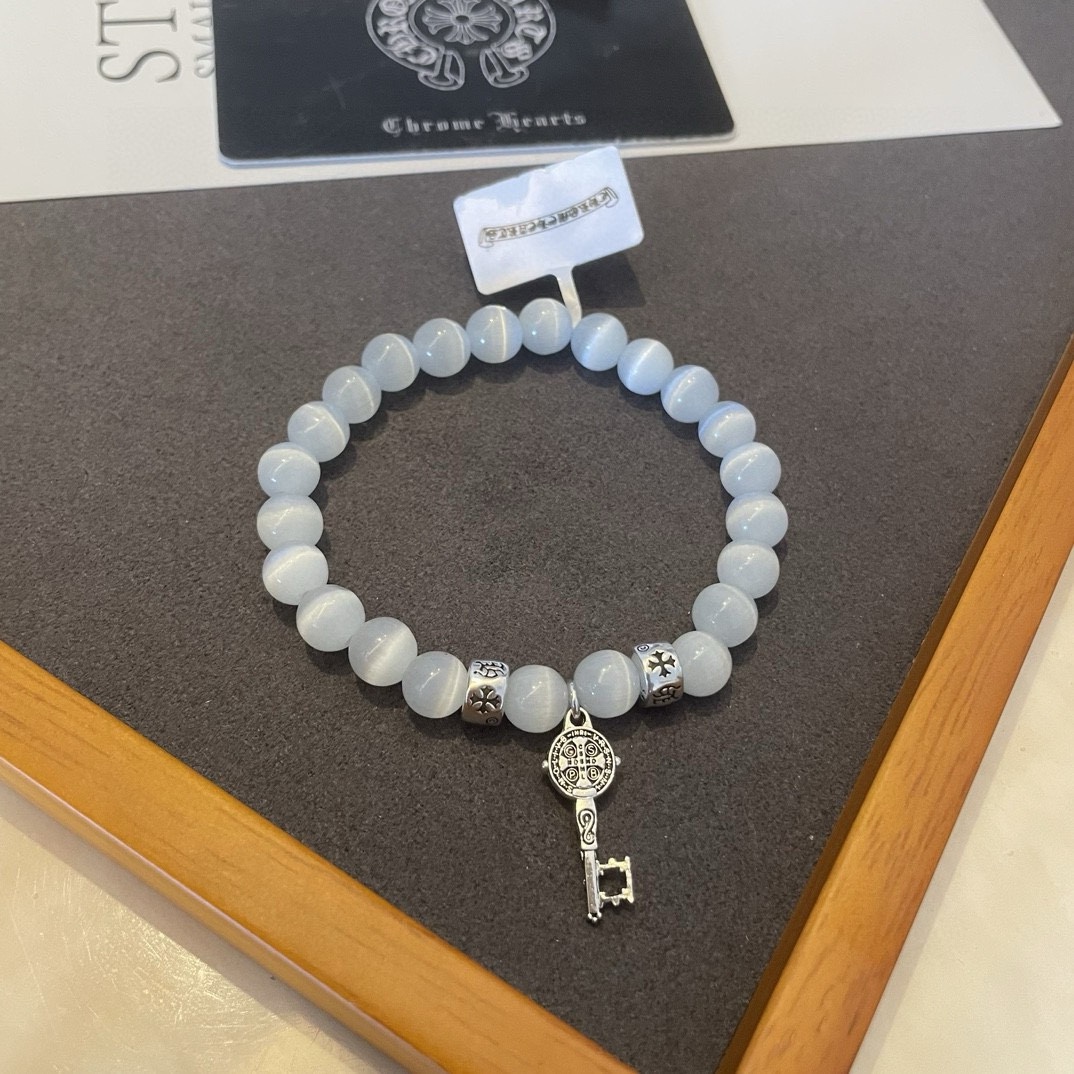 NO:105408,New model [Counter Seiko Version] Chrome He@rts Croxin White cat's eye multi-element bracelet The same style as the stars Retro and old style Original replica Pure handmade ~ Authentic model opening trendy and fashion essential for both men and women can wear Couple model same style Rock Punk Tsing silver style Retro elements Trendy and versatile official website same style, jewelry boutique, chrome hearts, chrome hearts, bracelet19860909新款【专柜精工版本】Chrome He@rts克罗心 白猫眼多元素手链 明星同款 复古做旧风格 原版复刻 纯手工打造 ～正品开模潮流时尚必备 男女均可佩戴 情侣款同款 摇滚朋克泰银风格 复古元素 潮流百搭 官网同款,饰品精品,chrome hearts,chrome hearts,bracelet,Jewelry