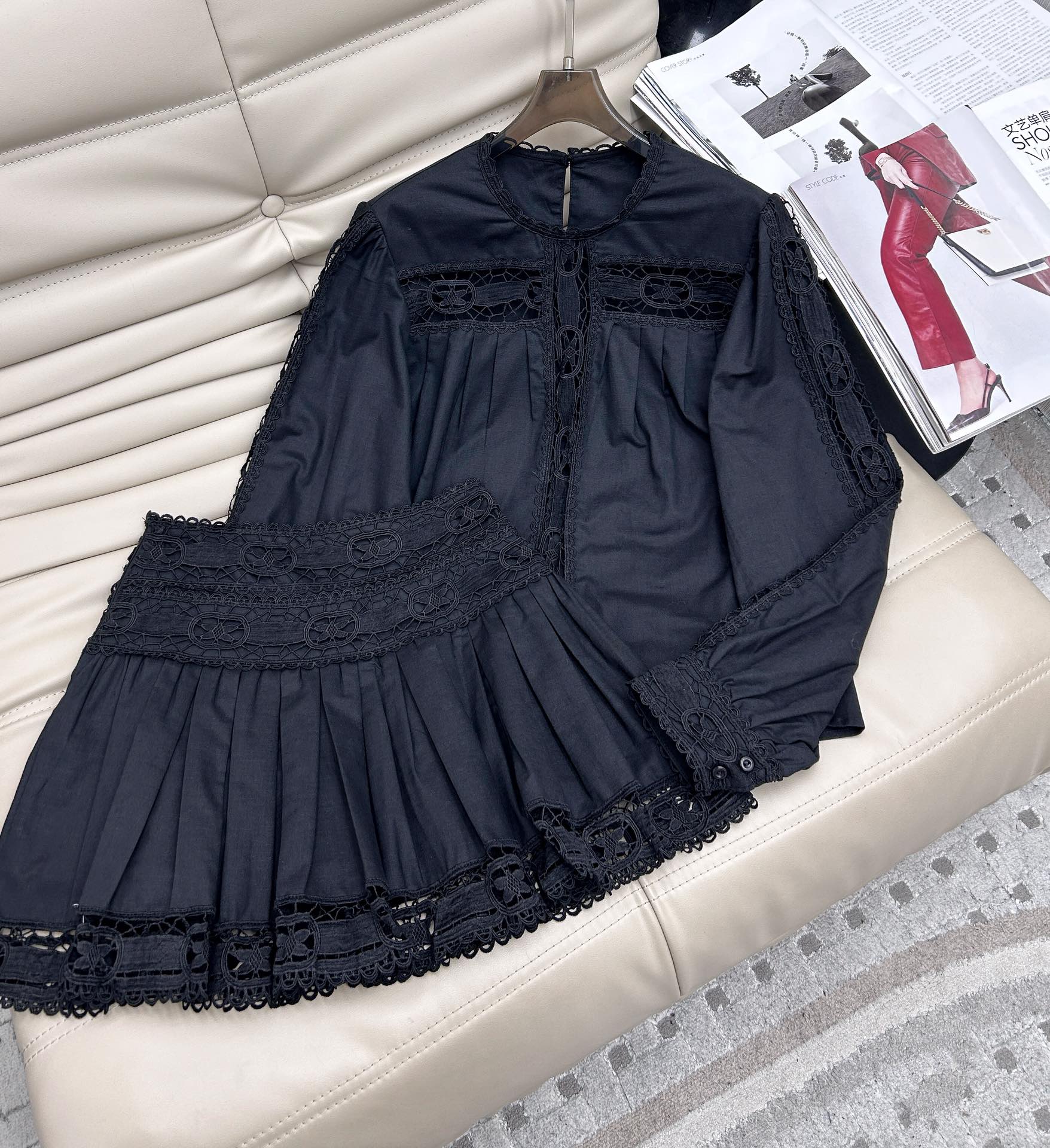 NO:316082,25 early spring new model Zm Australian niche retro embroidered hollow embroidery shirt high waist pleated short skirt two-piece set. French hollow design exquisite splicing technology light luxury style sweet mid-color cool to create a unique and relaxed style. Spot-in-stock SML 2-color upper skirt, skirts, shirts, alexander wang1986090925早春新款 Zm澳洲小众复古刺绣镂空刺绣衬衫高腰压褶短裙 两件套 套装.法式镂空设计 门襟精致拼接工艺 轻奢风甜中带酷打造独特感宽松慵懒风 现货现发.码数SML 2色上半裙,,skirts,shirts,alexander wang,Women's clothing