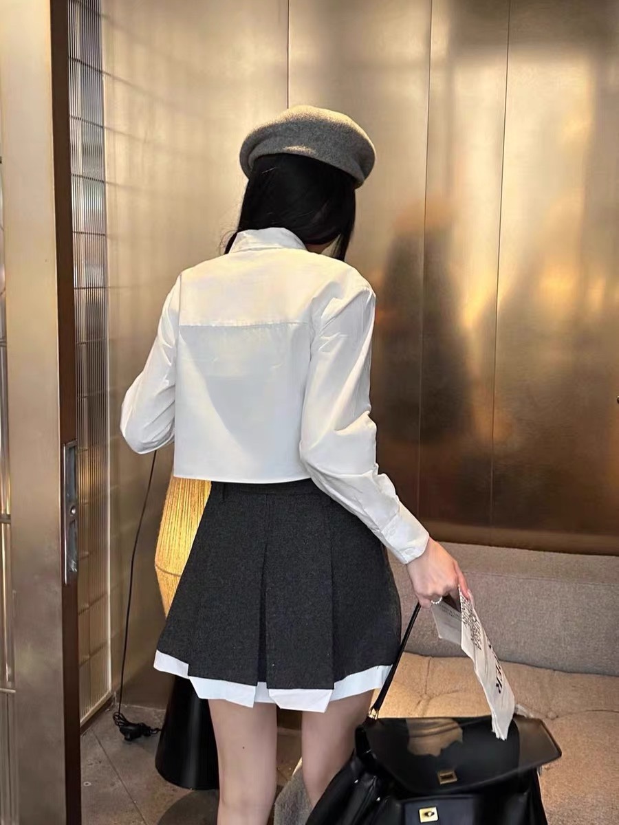 High-End Women’s Clothes: Spring Collection with Triangular Logo Pocket, Cotton Fabric. - 图片 2