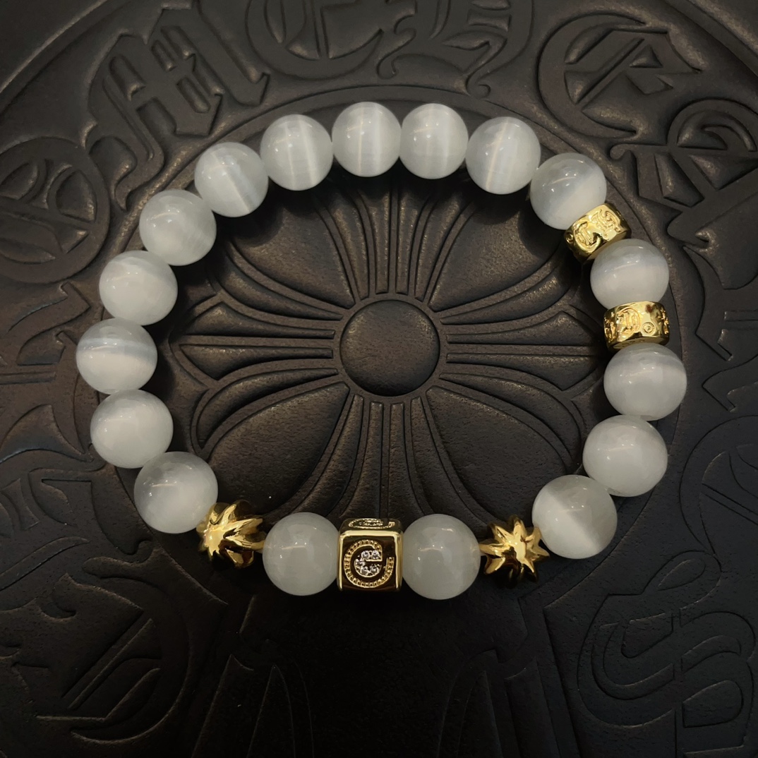 NO:105131,New [Counter Quality] Chrome Hearts Croxin Classic retro multi-element white cat eye bracelet bracelet, different pattern design styles with different concave and convex shapes, presenting uniqueness. Cross Scout flowers are Croxin's ambitions, so they last longer. Genuine version of Chrome Hearts Croxin, different from the market, benchmarking the quality of the version, looking at the details of the letter printing, retro old gray oxygen level. Seiko version!  !  !  Pure handmade ~ Authentic model opening must-have fashion and fashion, both men and women can wear it, same style for couples, original official website, rock punk style silver style, retro elements, trendy and versatile!  , jewelry boutique, chrome hearts, chrome hearts, bracelet19860909新款【专柜品质】Chrome Hearts克罗心 经典复古多元素白猫眼石手链手串,凹凸造型不同的花纹设计风格 呈现出与众不同 十字架 童军花是克罗心的志 所以更经久不衰 正品打版Chrome Hearts克罗心 区别市场普通轻版 对版对标品质 看字印细节 复古做旧灰氧程度.精工版本！！！ 纯手工打造 ～正品开模潮流时尚必备 男女均可佩戴 情侣同款 官网原版 摇滚朋克泰银风格 复古元素 潮流百搭！,饰品精品,chrome hearts,chrome hearts,bracelet,Jewelry